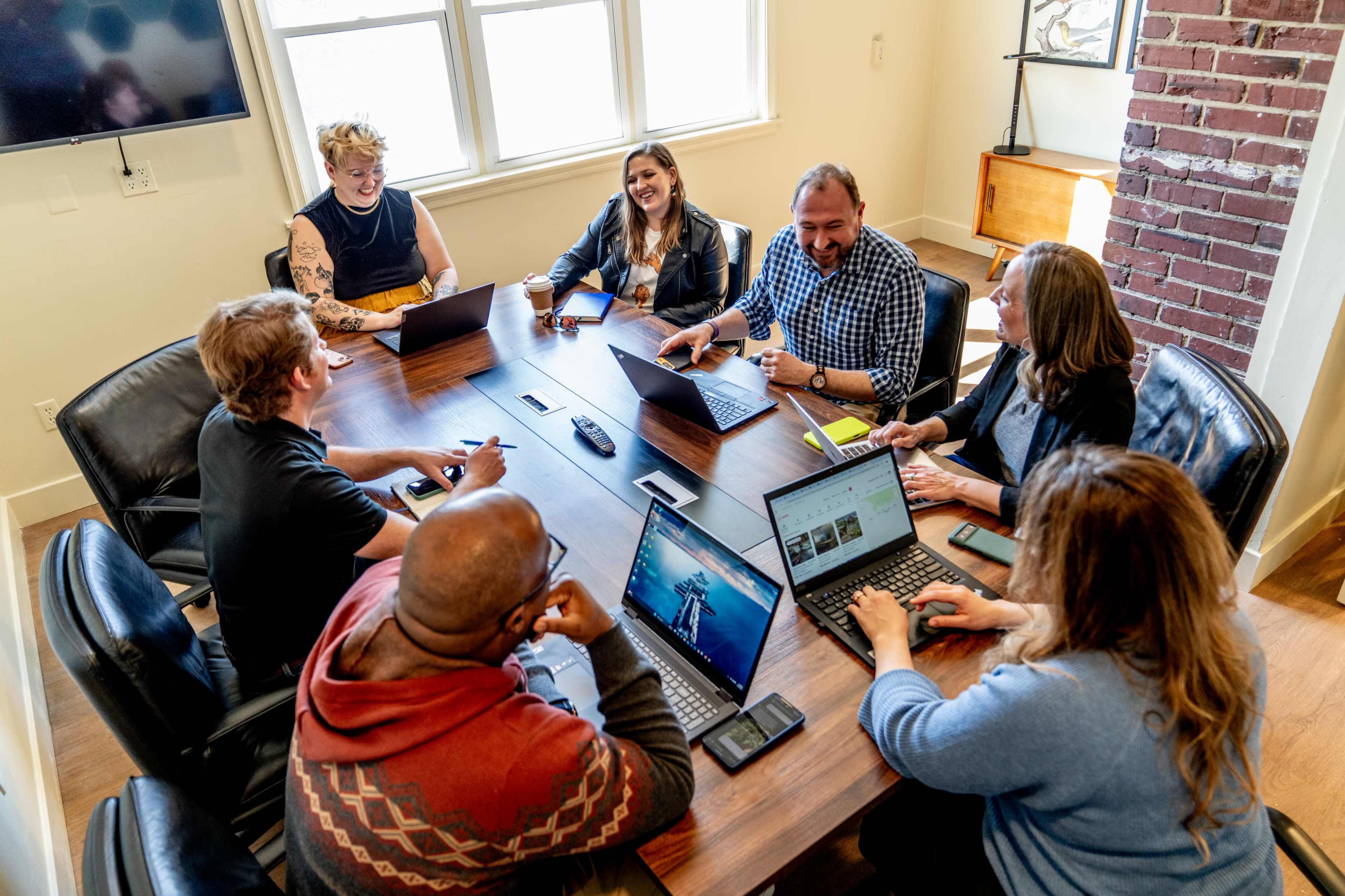 Studio Del Ray Large Conference Room Image in Del Ray, Alexandria, VA