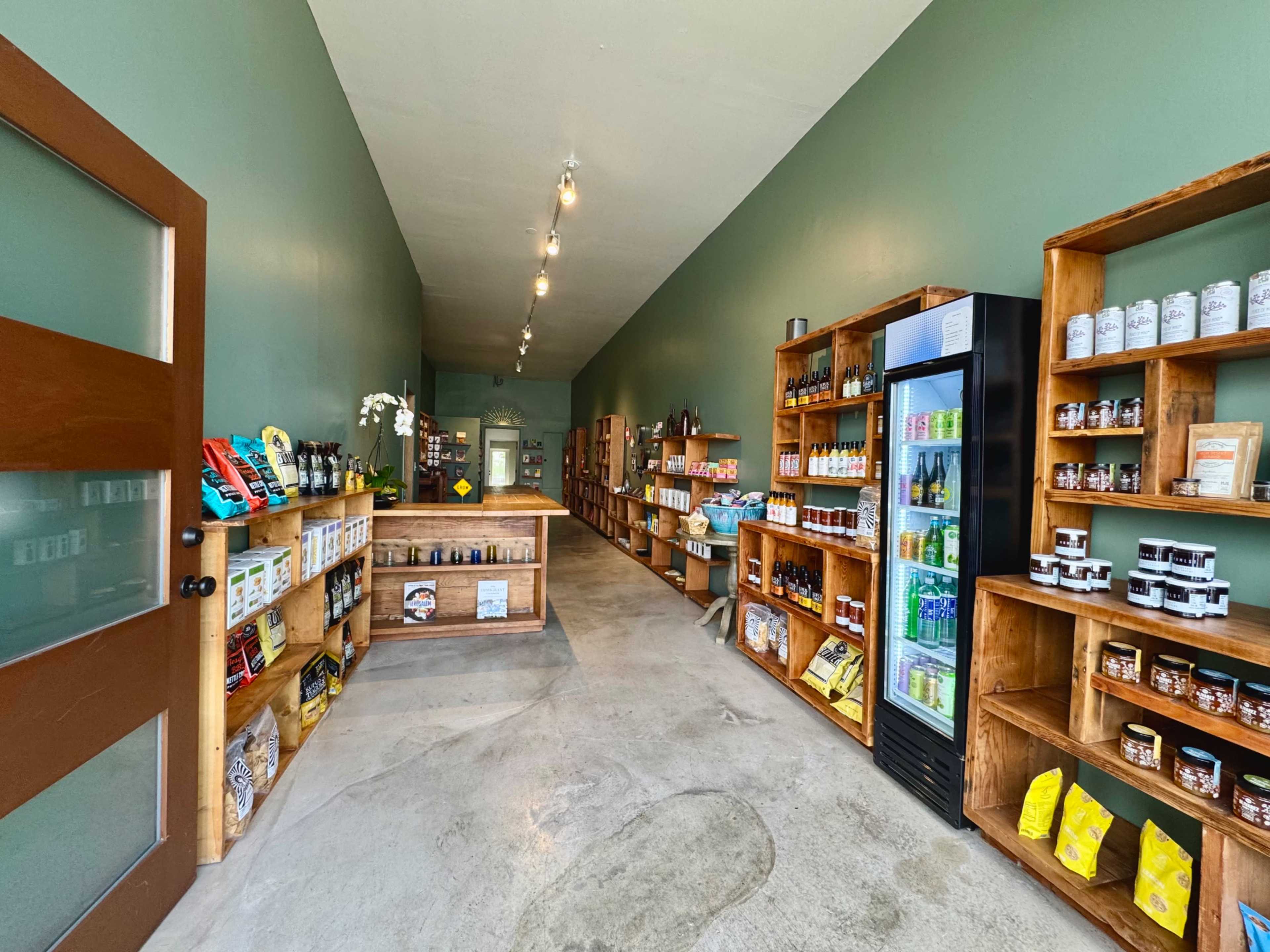 Urban Light-Filled Space with Garden View Image in South Los Angeles, Los Angeles, CA