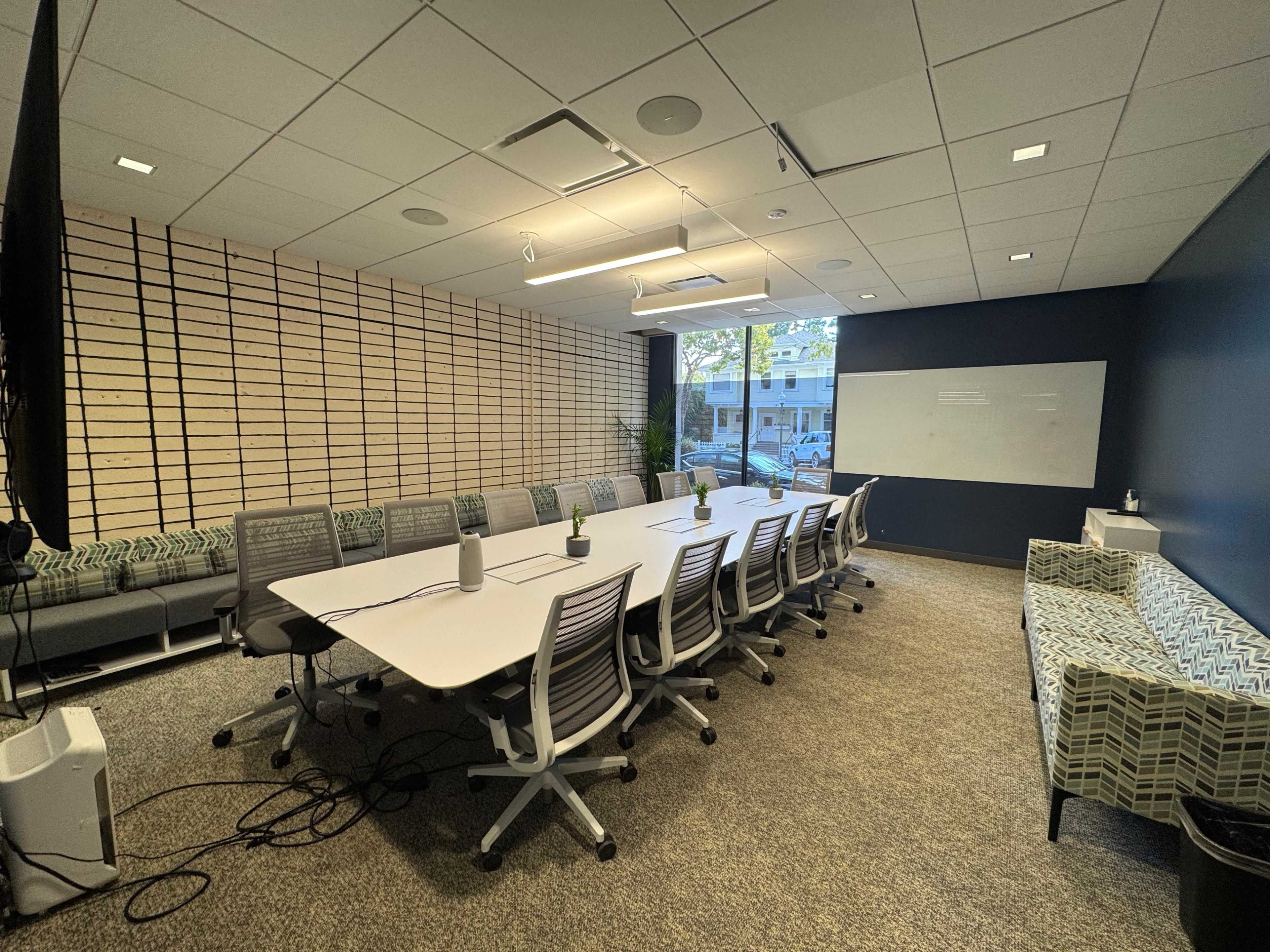 Premium Downtown Palo Alto Conference Room for 16 people Image in Downtown North, Palo Alto, CA