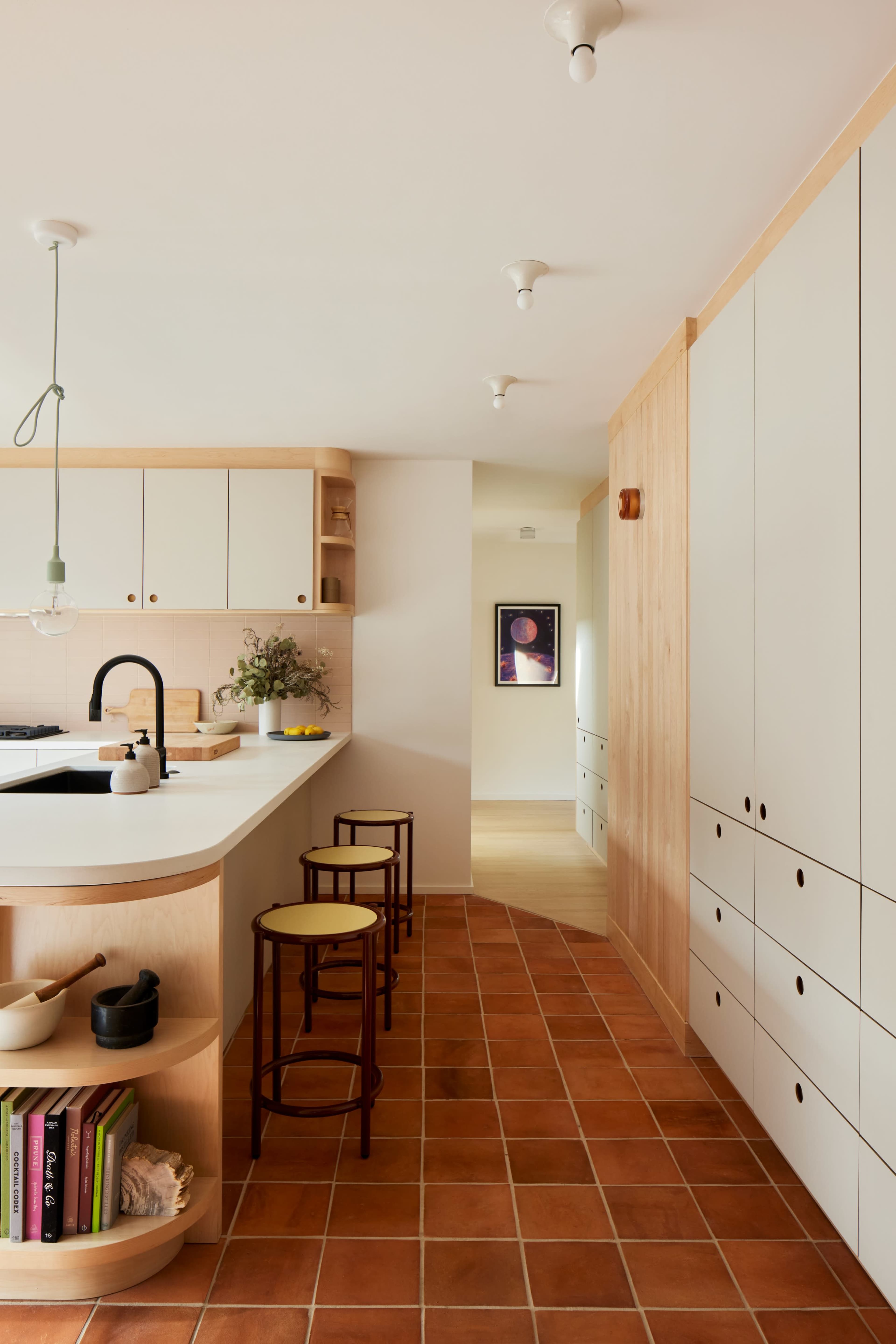 Modern Bungalow in Glenoaks Canyon Image in Glenoaks Canyon, glendale, CA