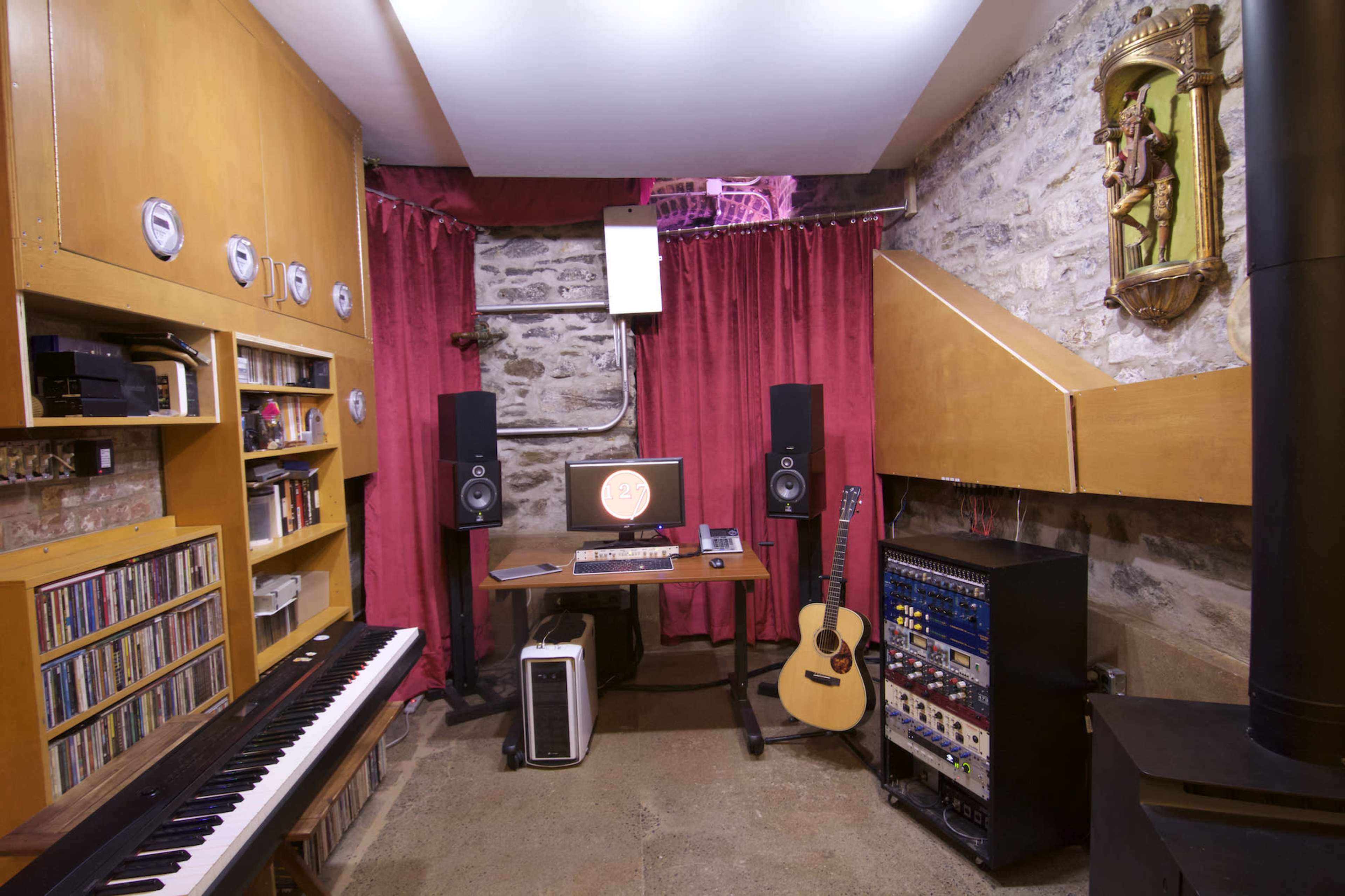 Vibey/Versatile event space - Music, Video, Photo, Meetings. Image in Harlem, New York, NY