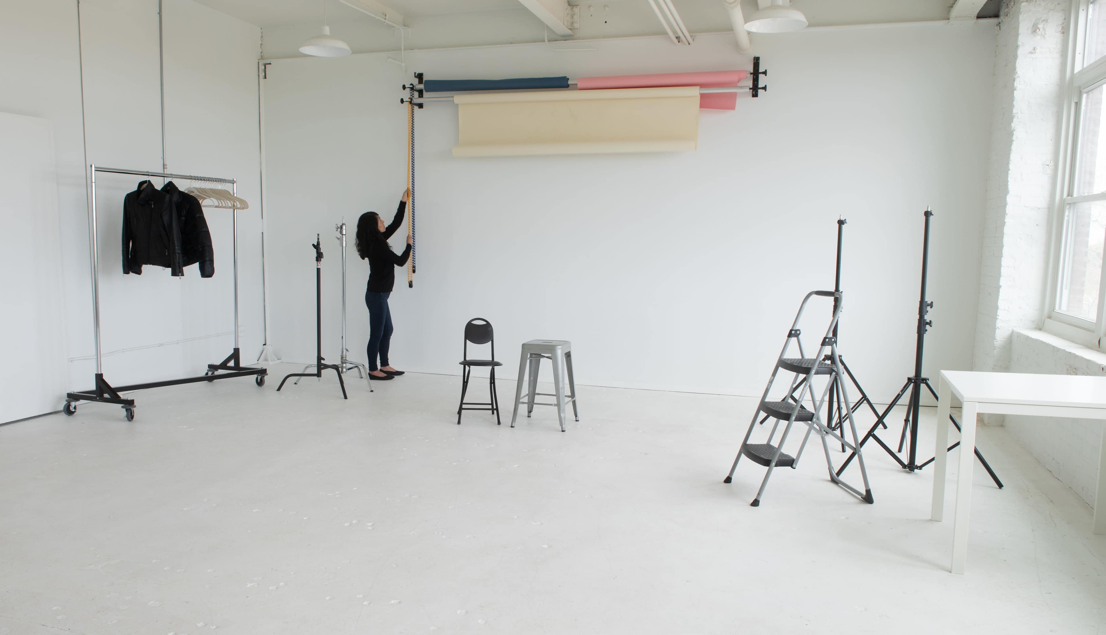 Airy White Loft Studio with Skyline North-Facing Windows Image in Lake View, Chicago, IL
