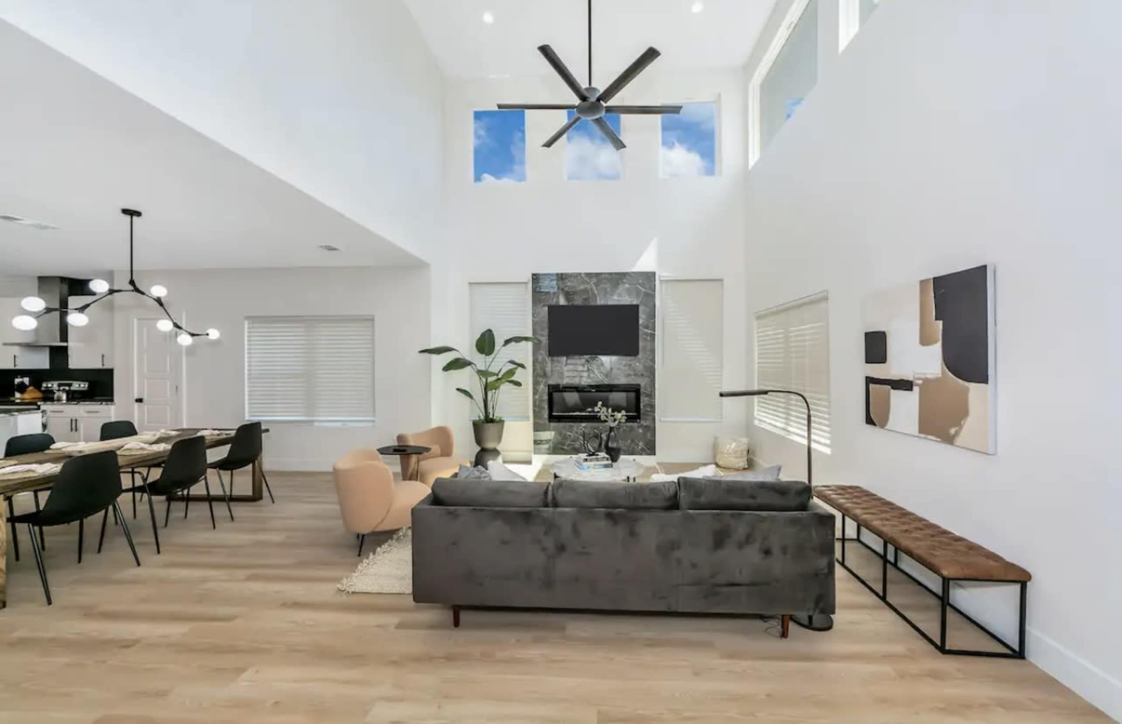 Modern Downtown Home Studio Image in South Dallas, Dallas, TX