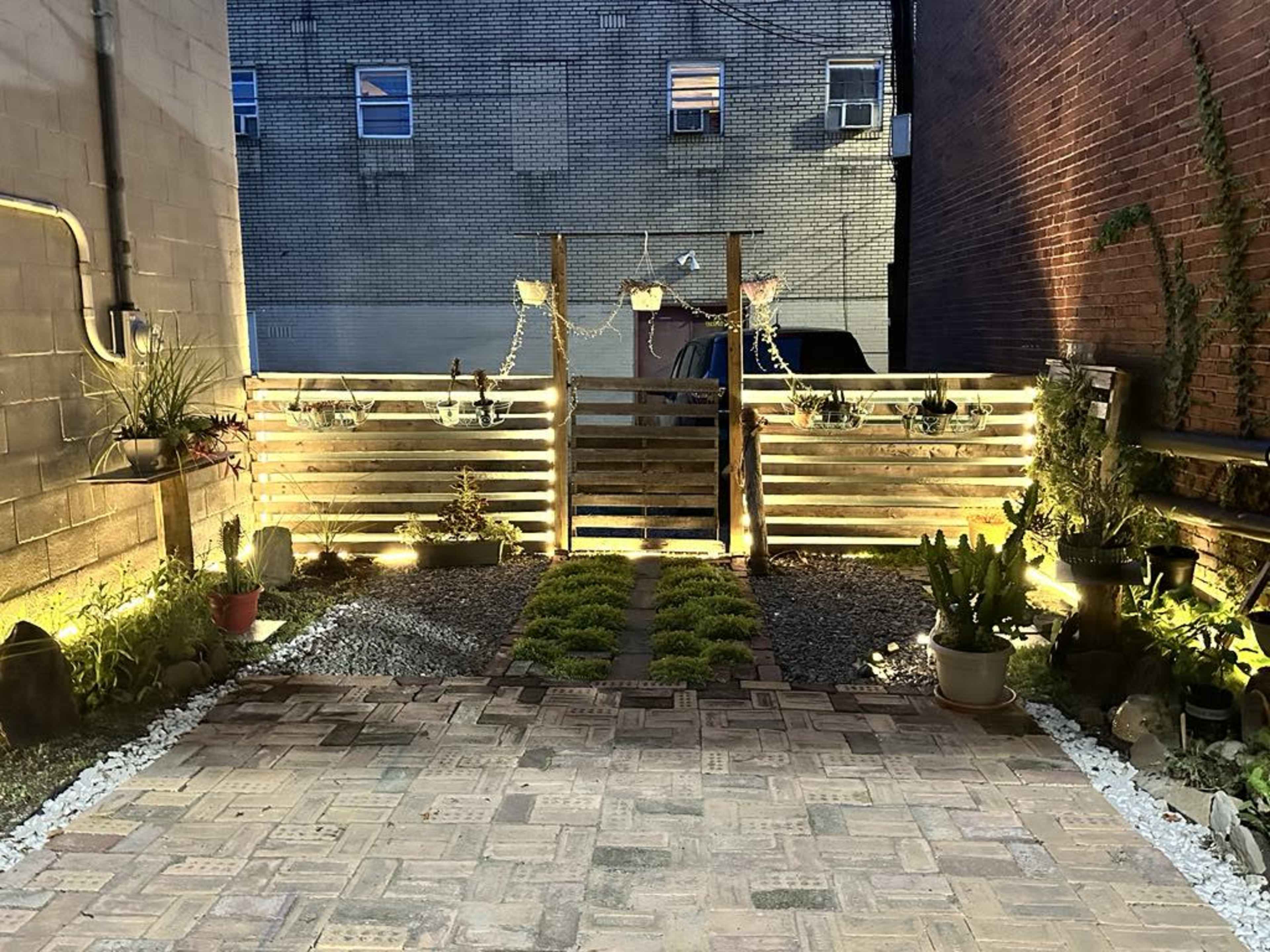 Roomy, industrial, urban studio  20min from downtown Image in Downtown New Kensington, New Kensington, PA