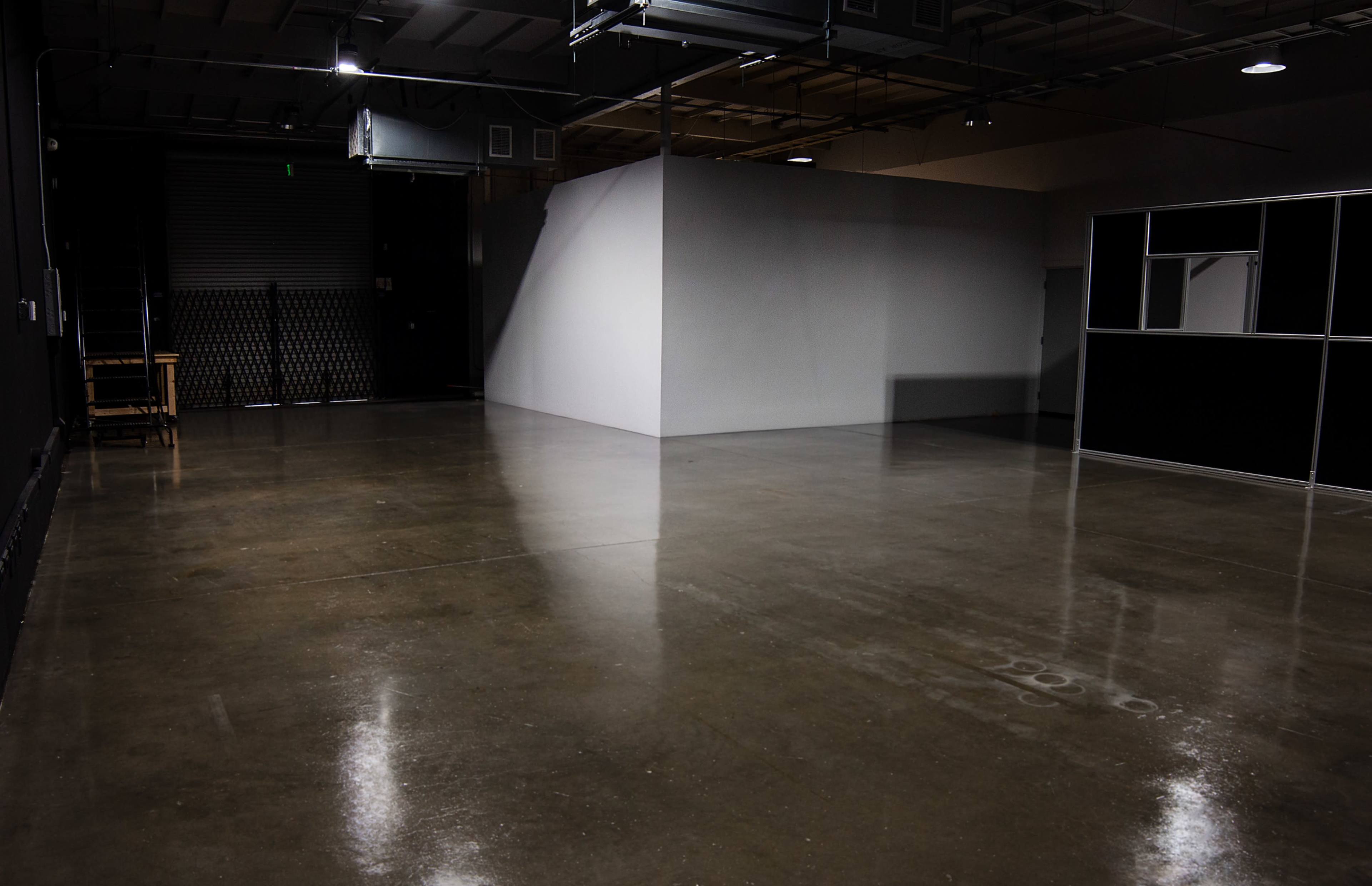 Photography Studio / Film / Video Image in Harbor Gateway North, Gardena, CA
