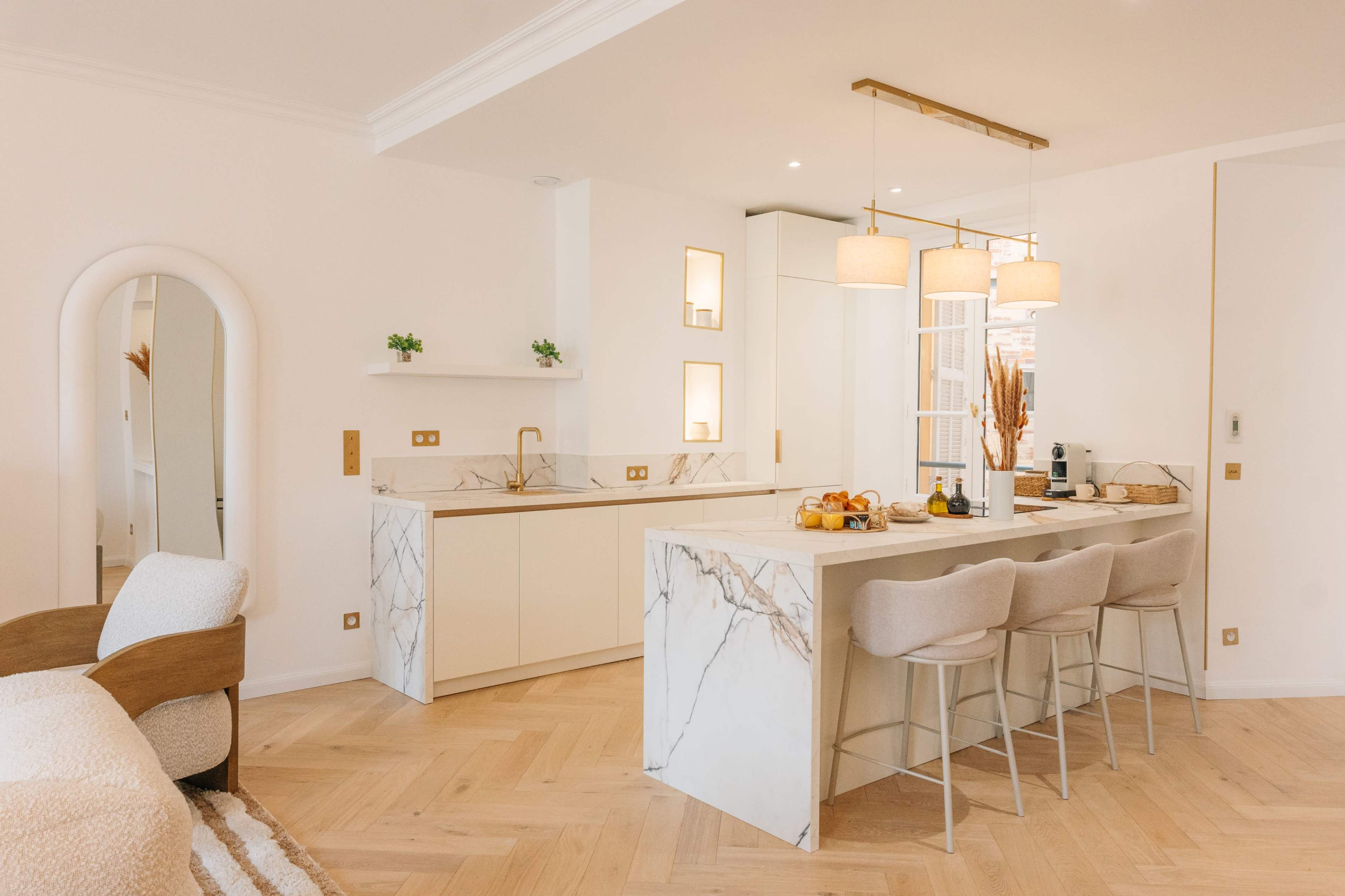 Haussmannien Élégant de 104 m² au Cœur de Marseille – Parfait pour Shooting, Tournage ou Événement Créatif Image dans Le Panier, Marseille, 