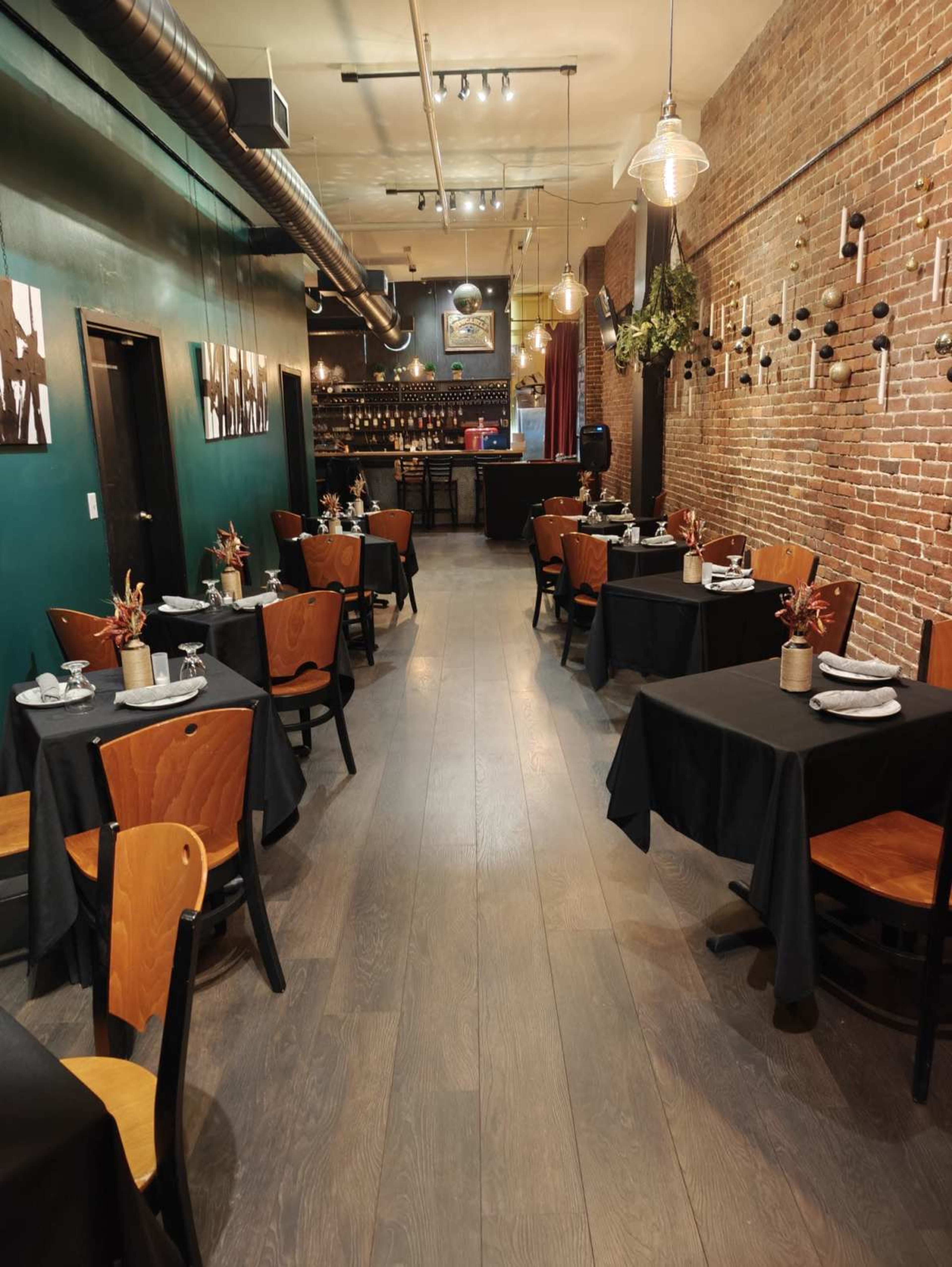 Stylish Lounge Gallery with a speakeasy Vibe Image in Lynn, Lynn, MA