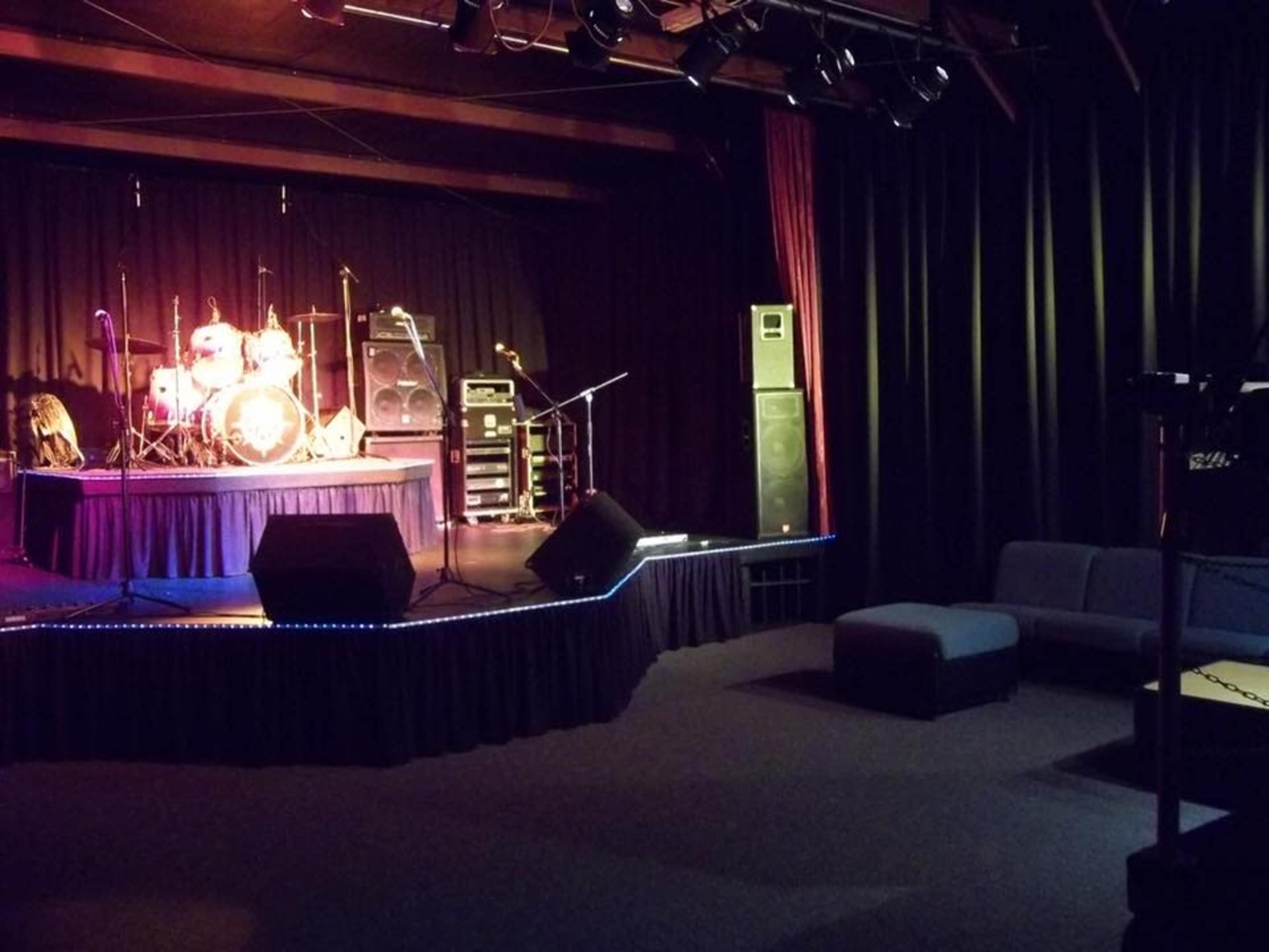 Spacious, Industrial Photography/Videography/Recording Studio with large Cyclorama and Stage Image in Gulf Coast Acres, Hudson, FL