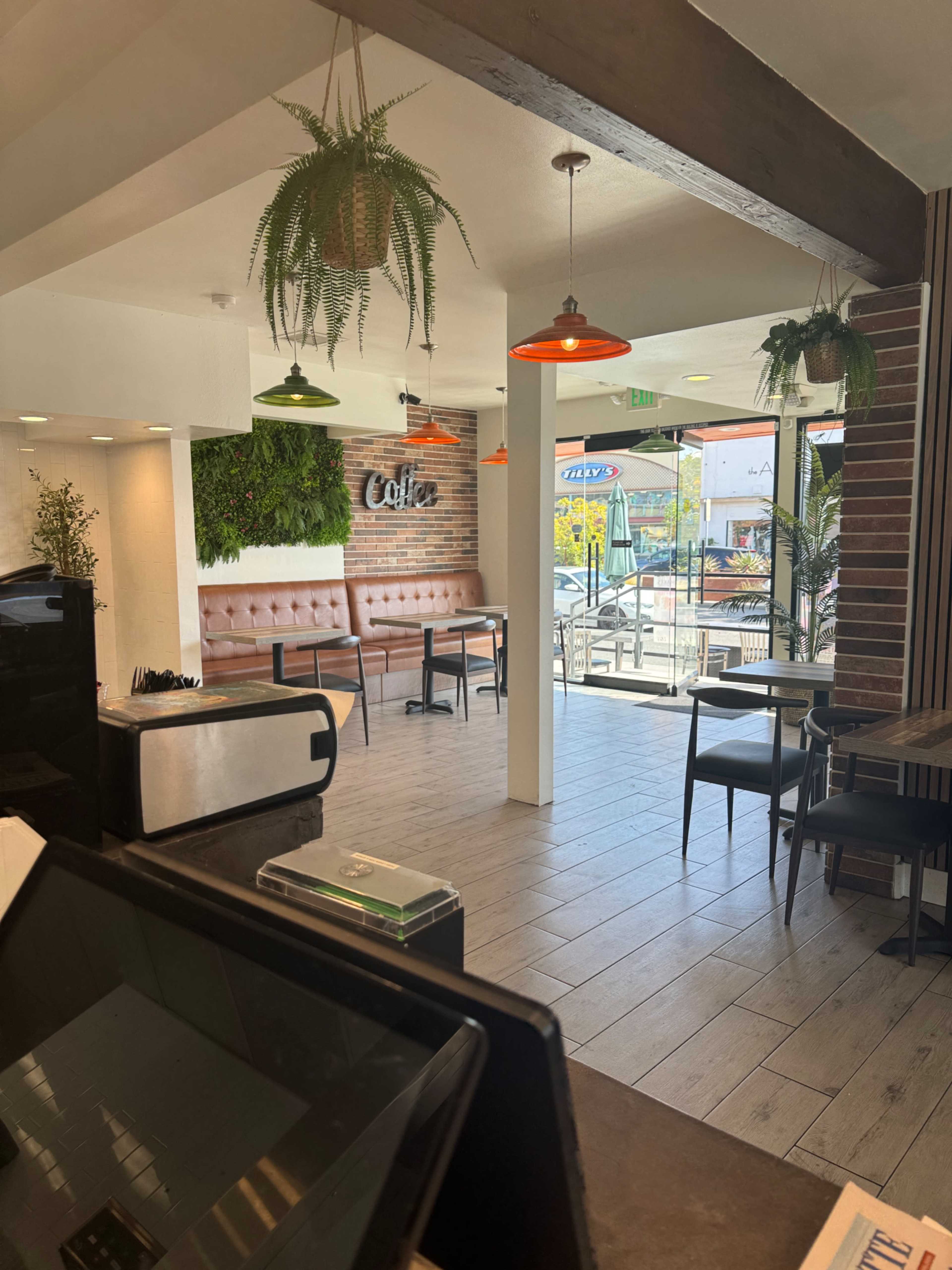 “Magical Wonderland Café Perfect for Any Occasion” Image in Belmont Shore, Long Beach, CA