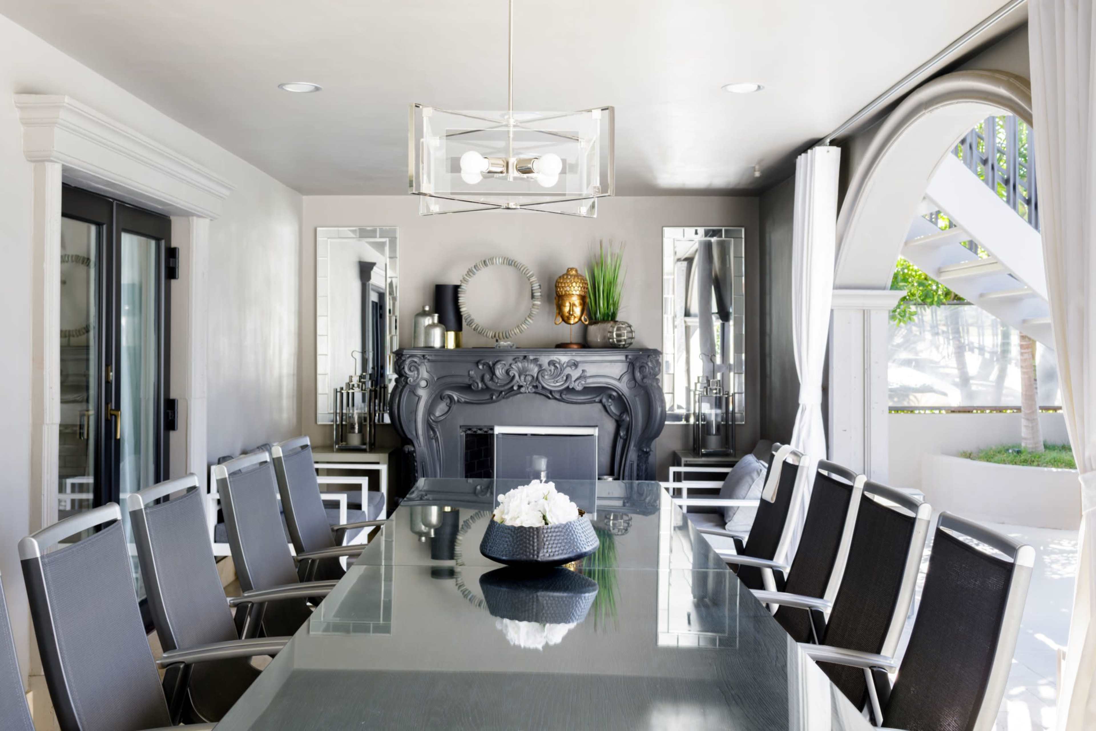 Modert Sunset Plaza House Image in Central LA, Los Angeles, CA
