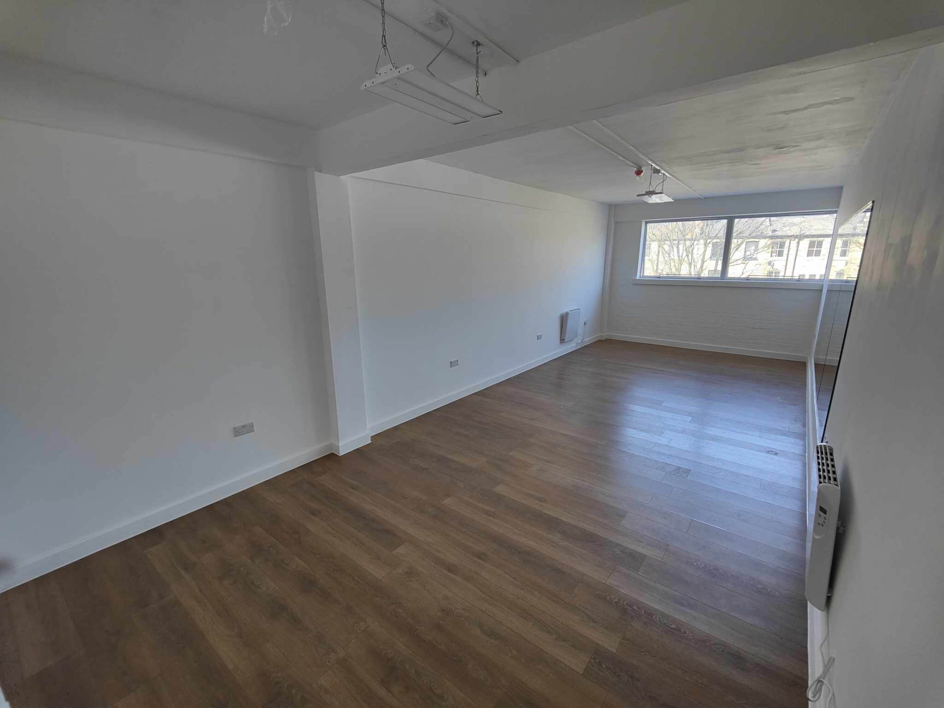 Dalston Cheap Dance Room 1 Image in Dalston, London, ENG