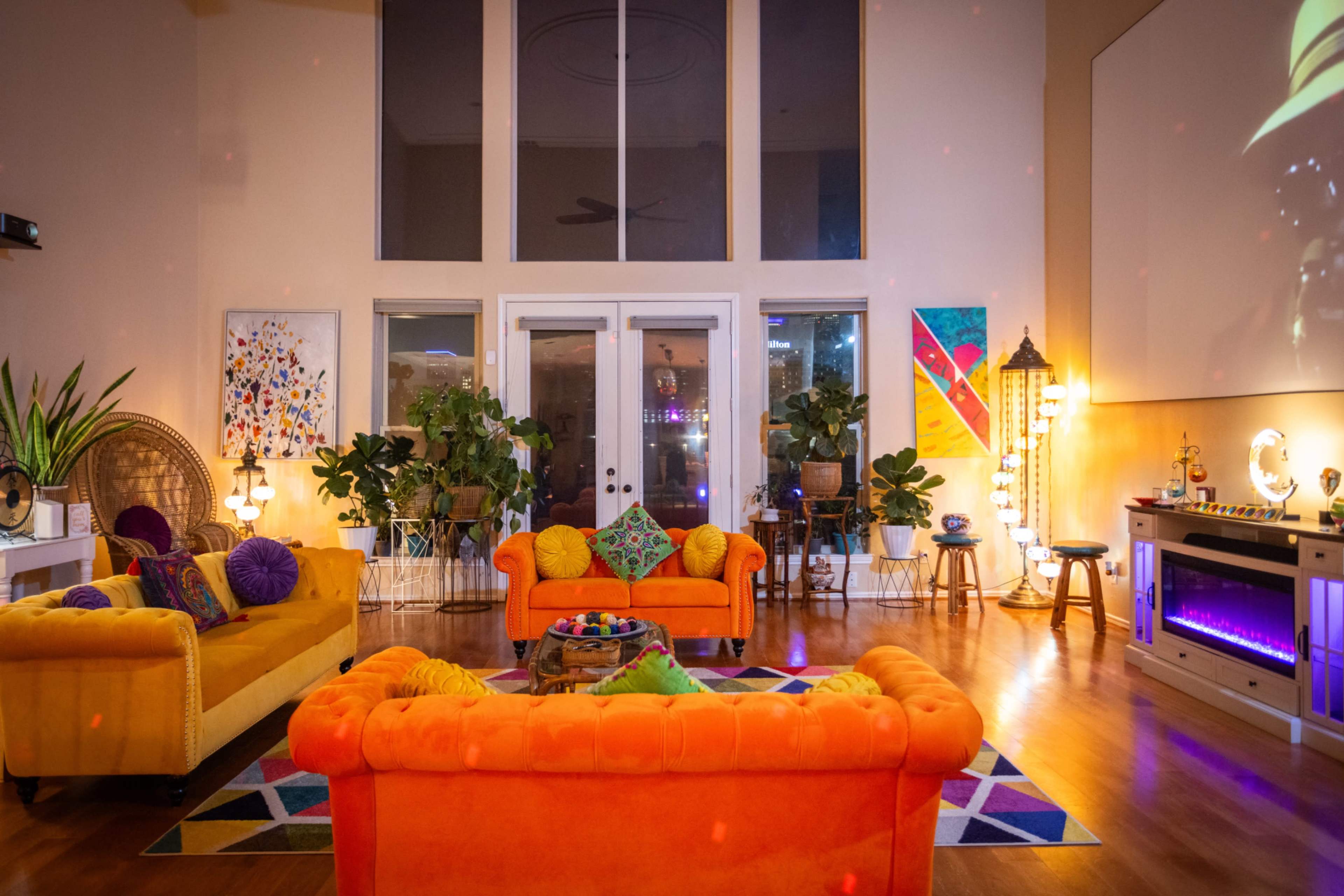 Downtown Aesthetic Loft & eclectic Lounge with Skyline Views EaDo Image in Downtown Houston, Houston, TX