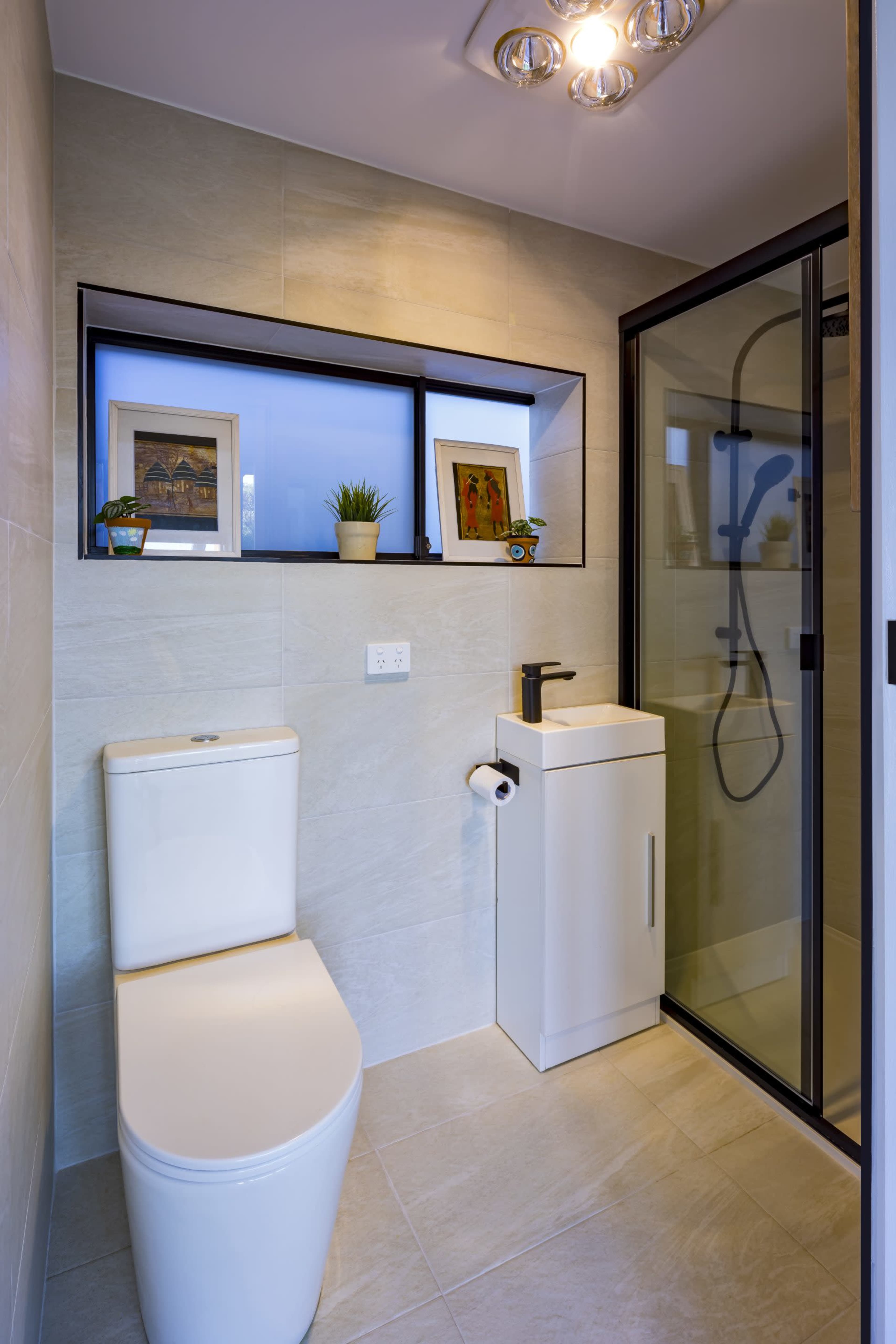 Tranquil Bush Retreat with Serene Garden Oasis at Nature's Edge Image in Engadine, Engadine, Sydney, NSW