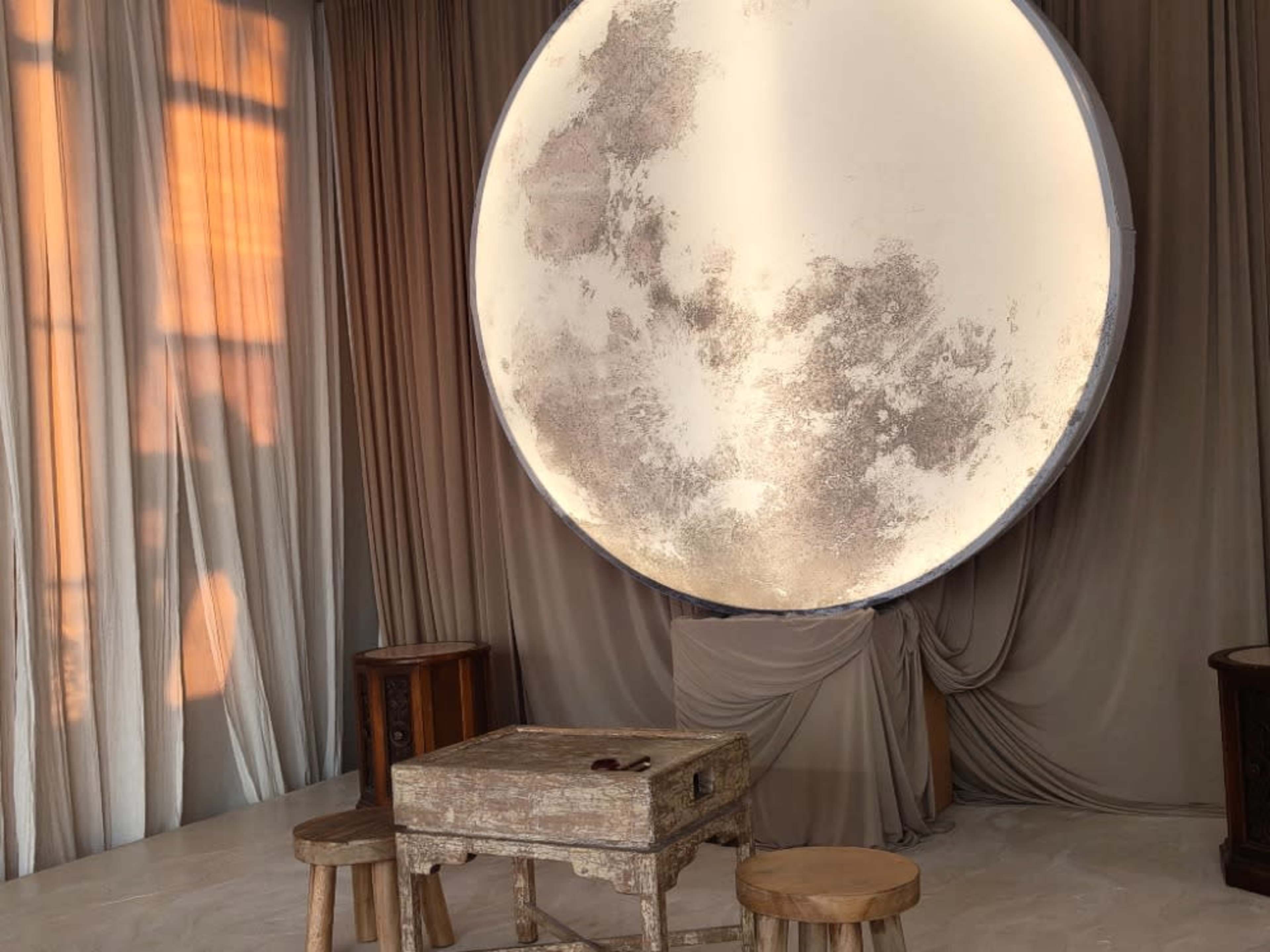 6ft light up moon 