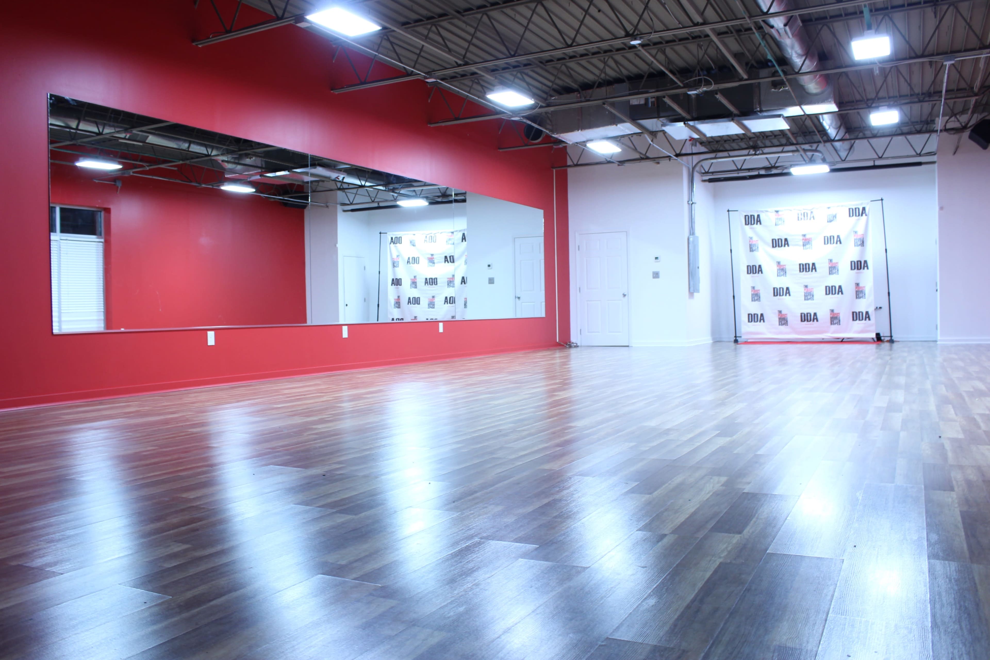 Spacious NW Atlanta Dance Studio Image in Riverside, Atlanta, GA