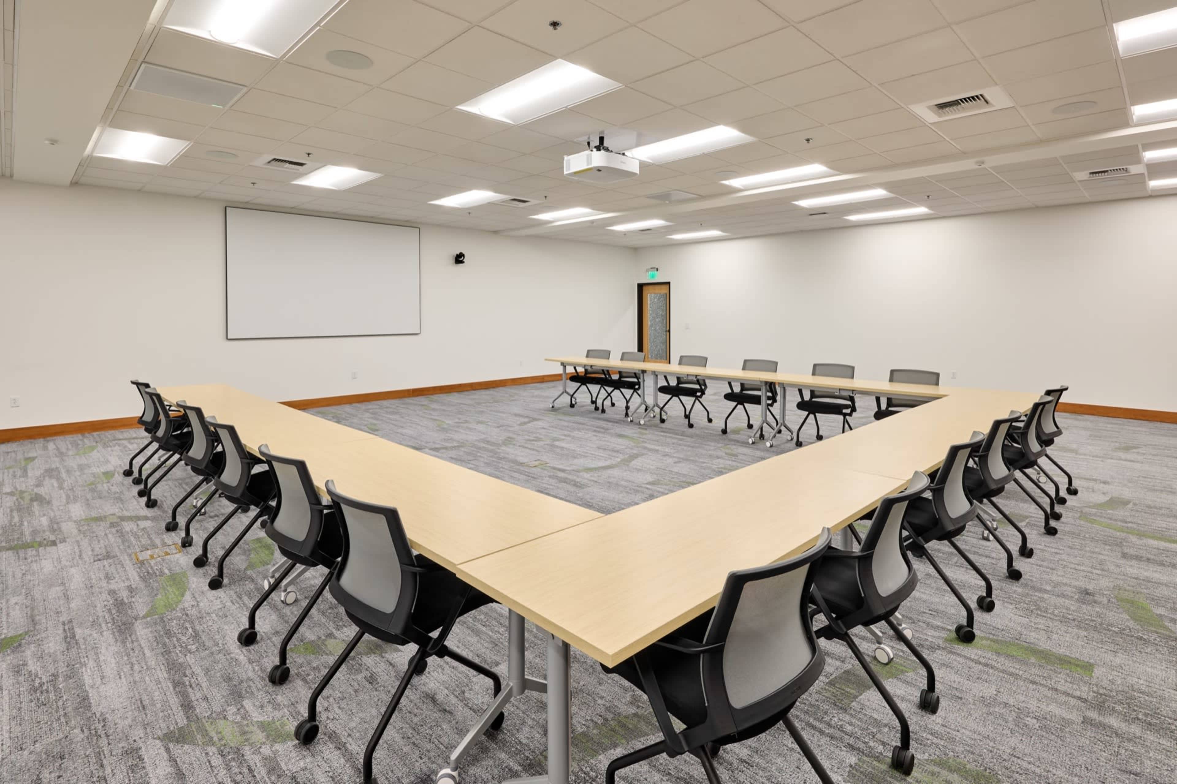 Modern Meeting Space for Productive Gatherings in Oregon Wine Country Image in McMinnville, McMinnville, OR