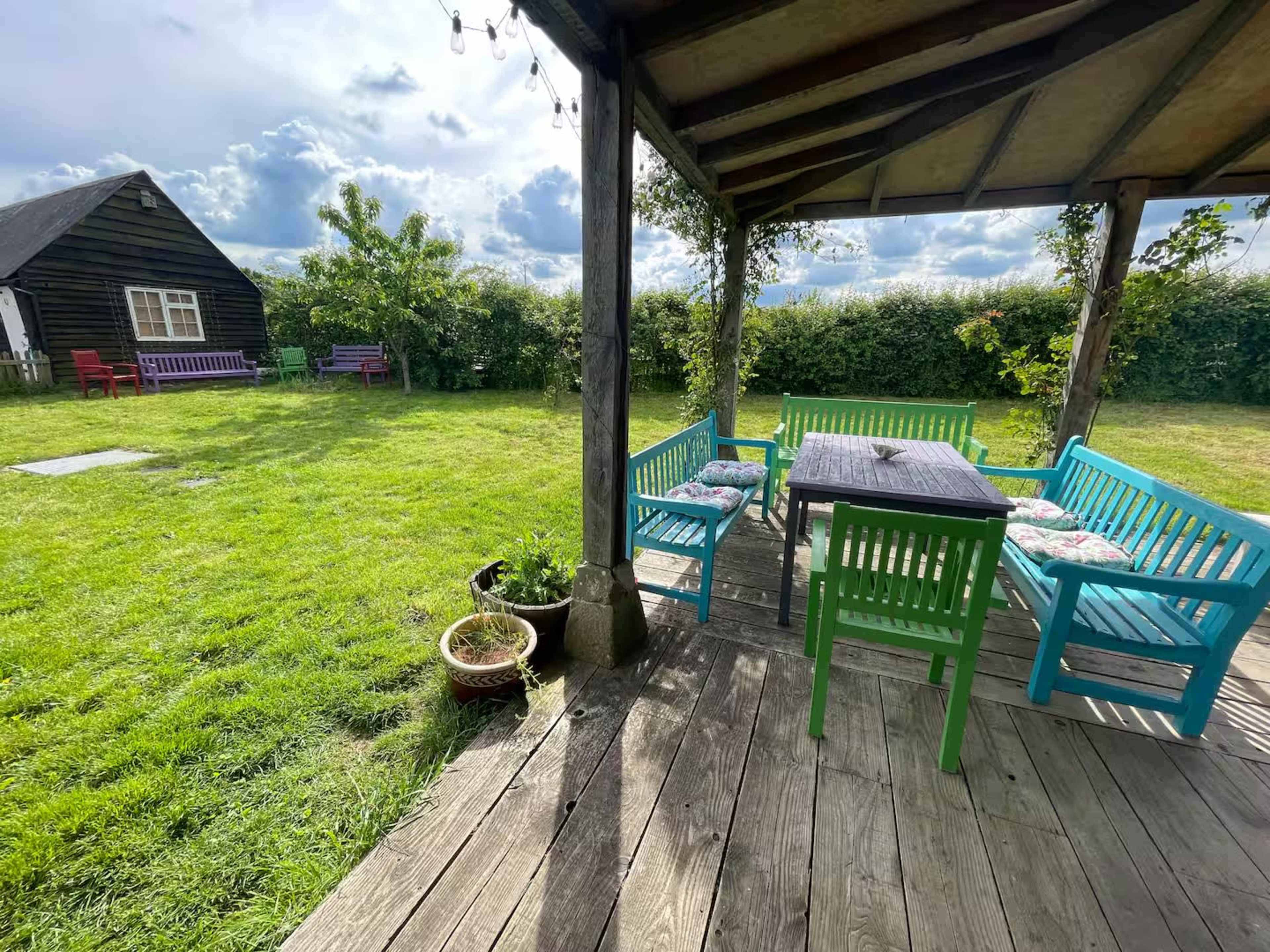 Bold Countryside Farmhouse for Shoots & Creative Reset Days Image in Baulking, Baulking, ENG