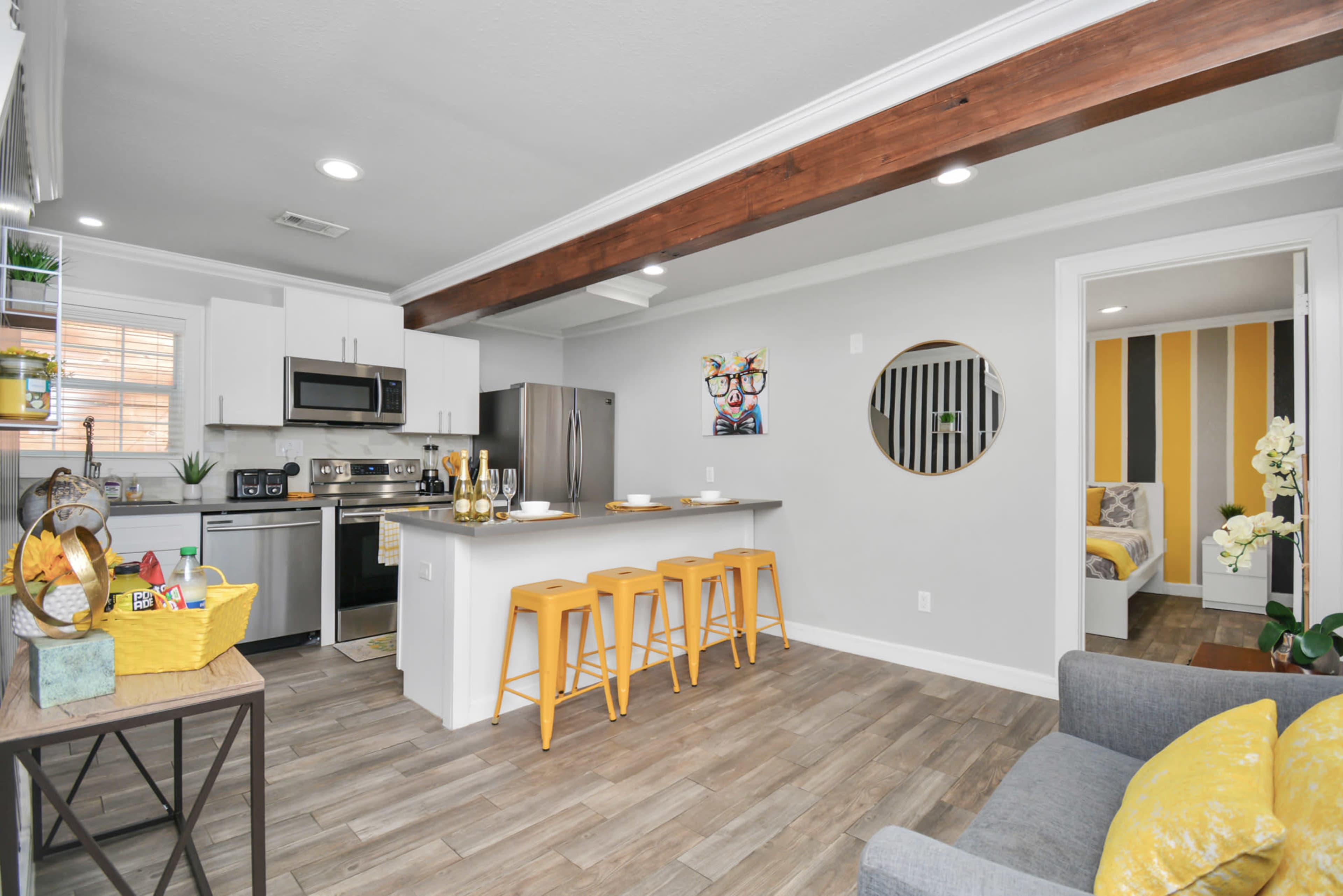 Yellow Oasis w/ Private Deck + Skyline View Image in MacGregor, Houston, TX