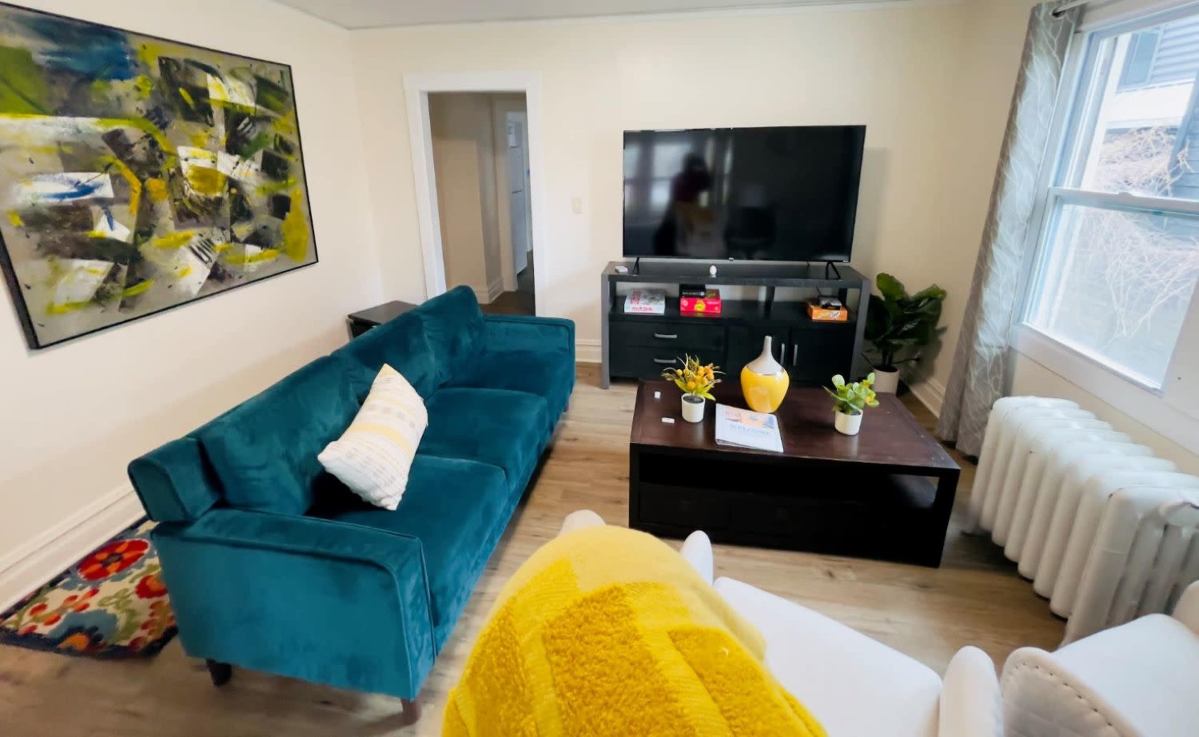 Two bedroom apartment in the heart of Evanston Image in Evanston, Evanston, IL