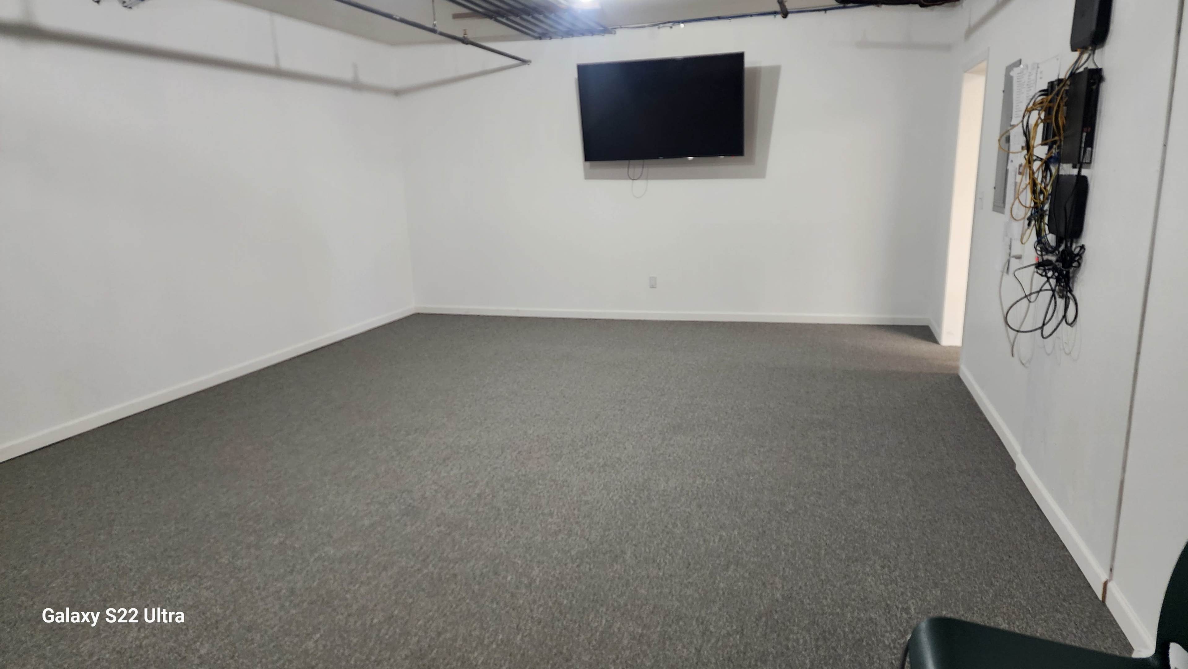Industrial,  warehouse party space or meeting room  no windows Image in Raritan Township, Flemington, NJ
