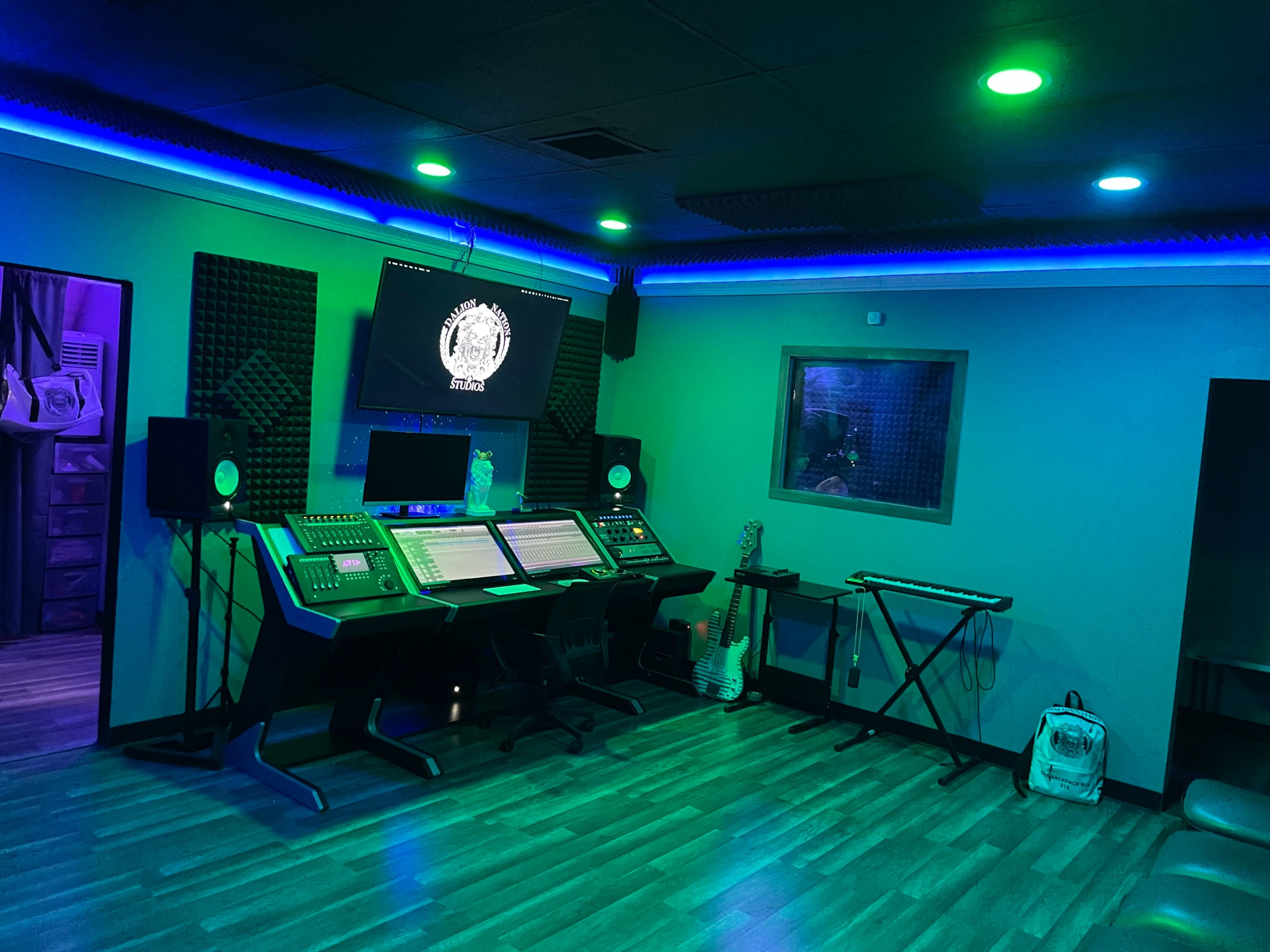 Multi-Room Studio with Industry Standard Equipment Image in Oak Park, Oak Park, MI