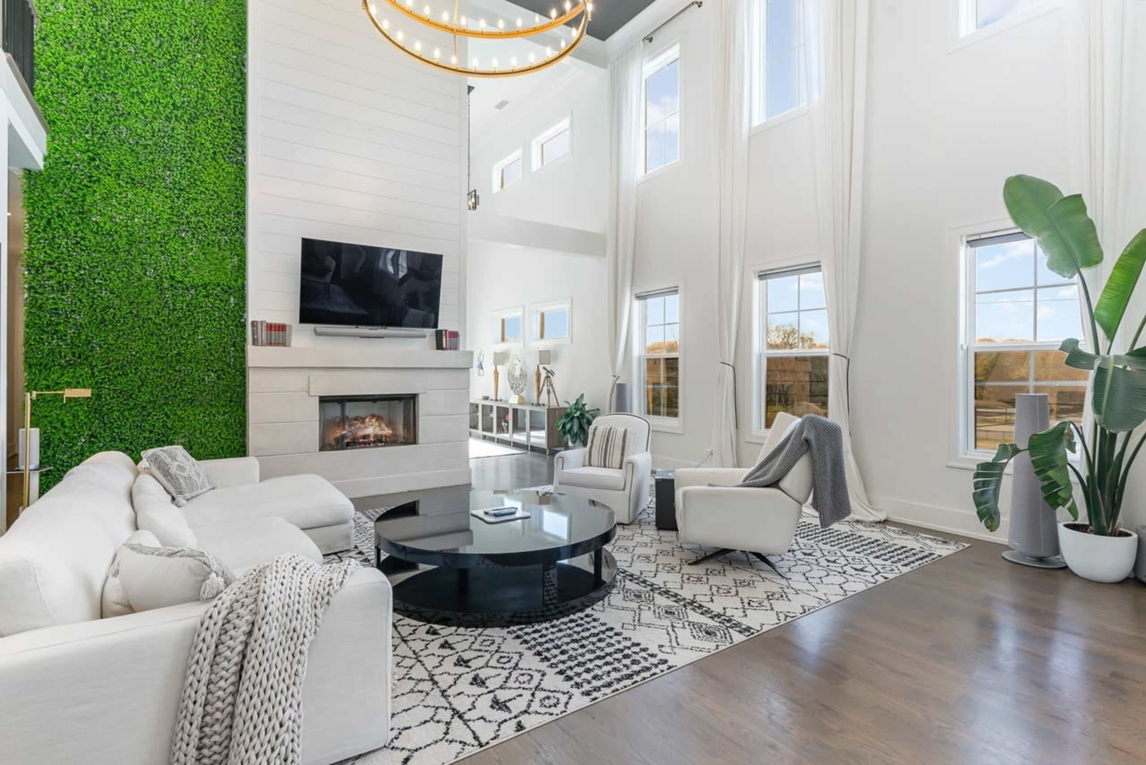 Sophisticated Modern Estate in the Heart of Green Hills Nashville Image in Green Hills, Nashville, TN