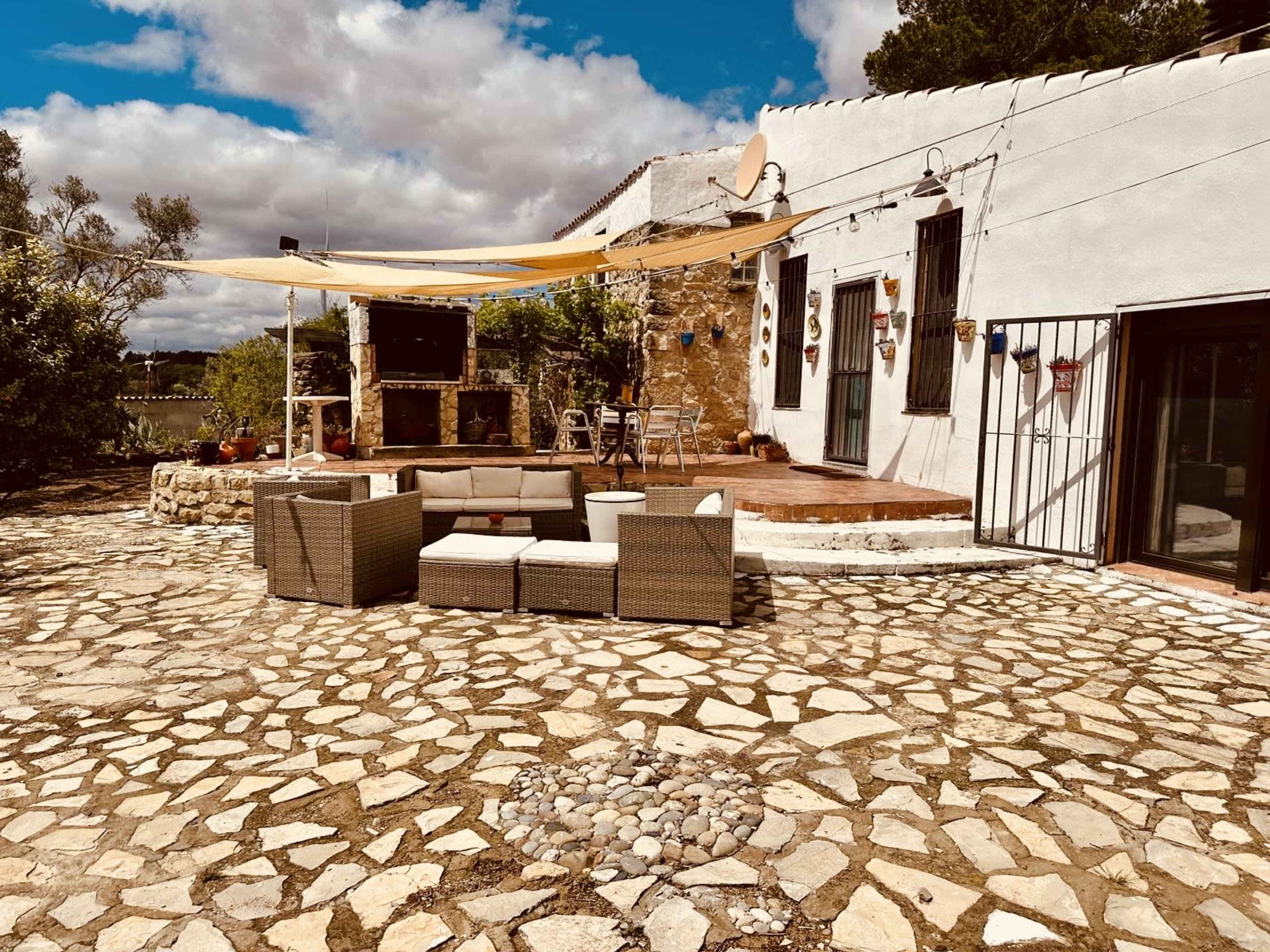 Casa de campo rústica en plena naturaleza Image in , Gandesa, T