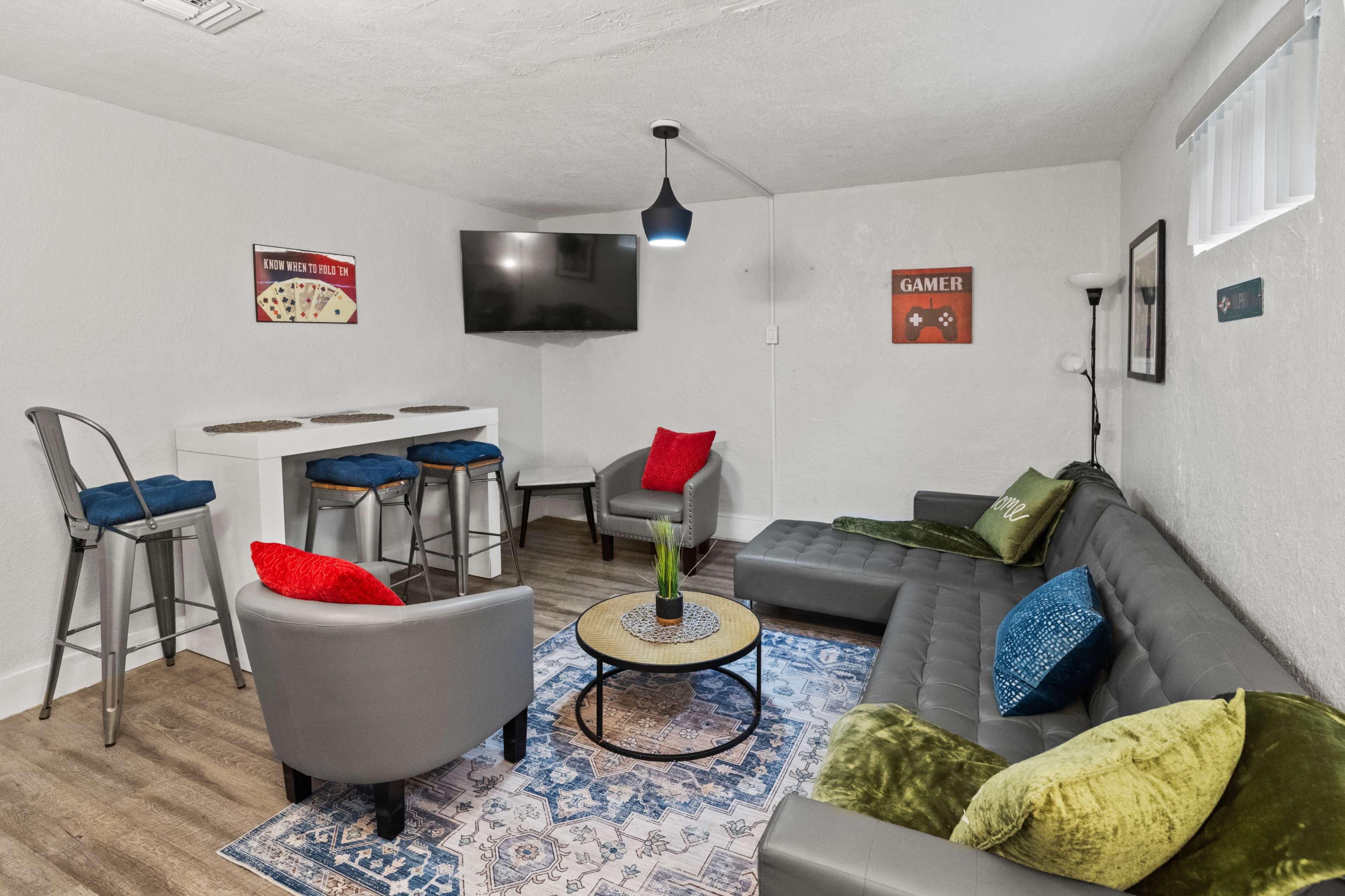 Blue Oasis Pool Retreat Image in Miami Gardens, Miami Gardens, FL