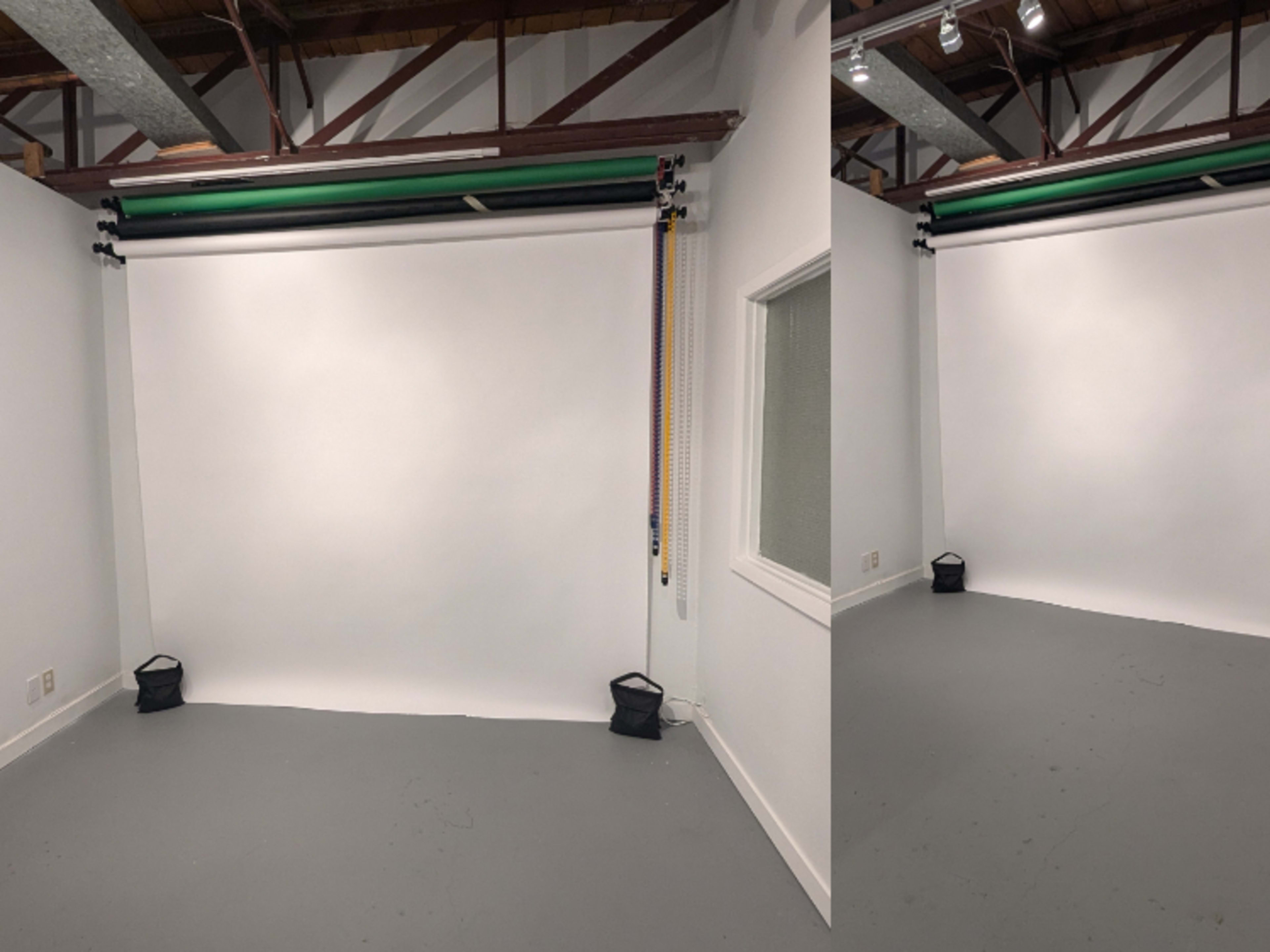 Option 2 : Hanging Seamless Paper Backdrop