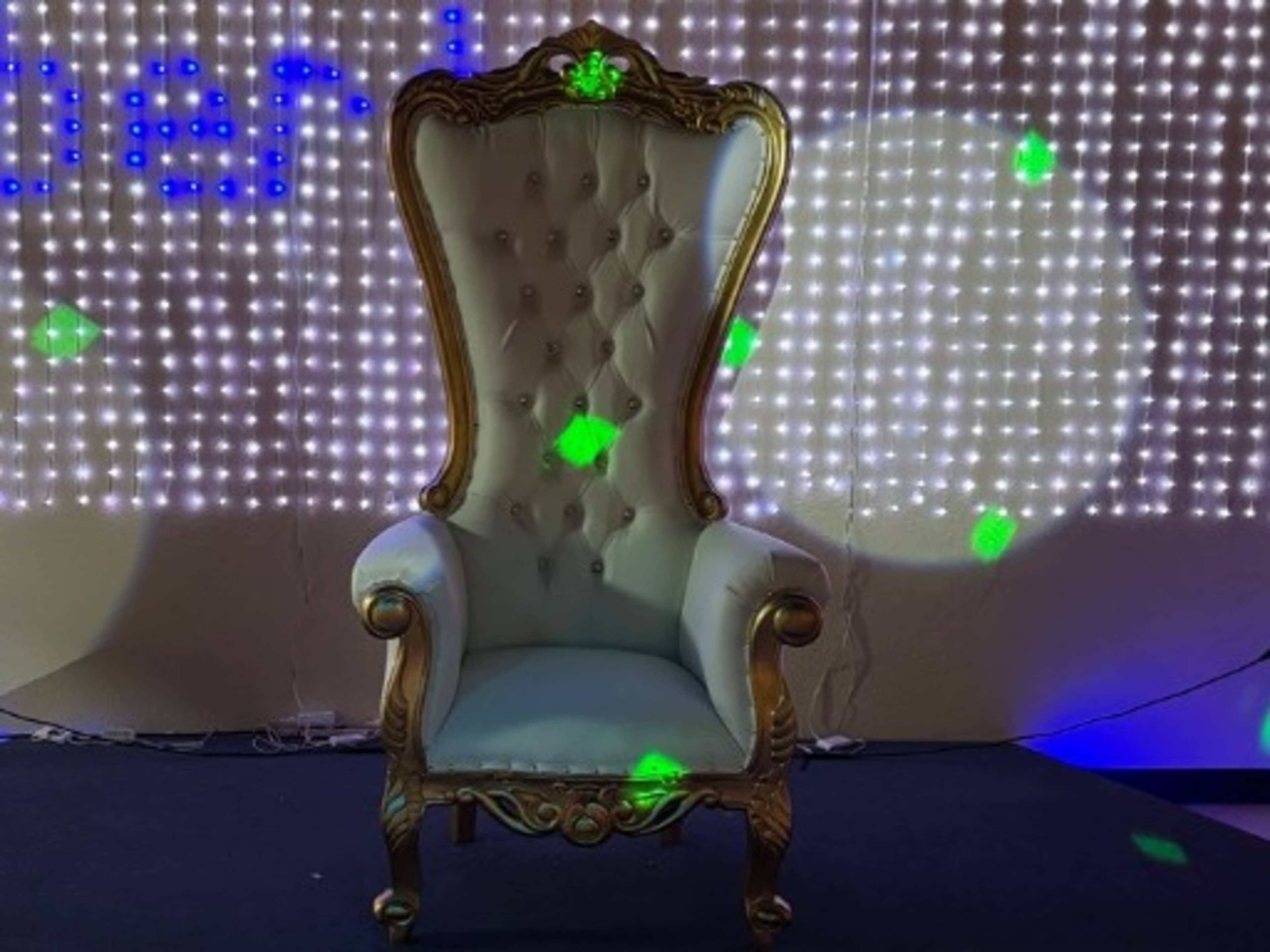 Throne Chair (gold)