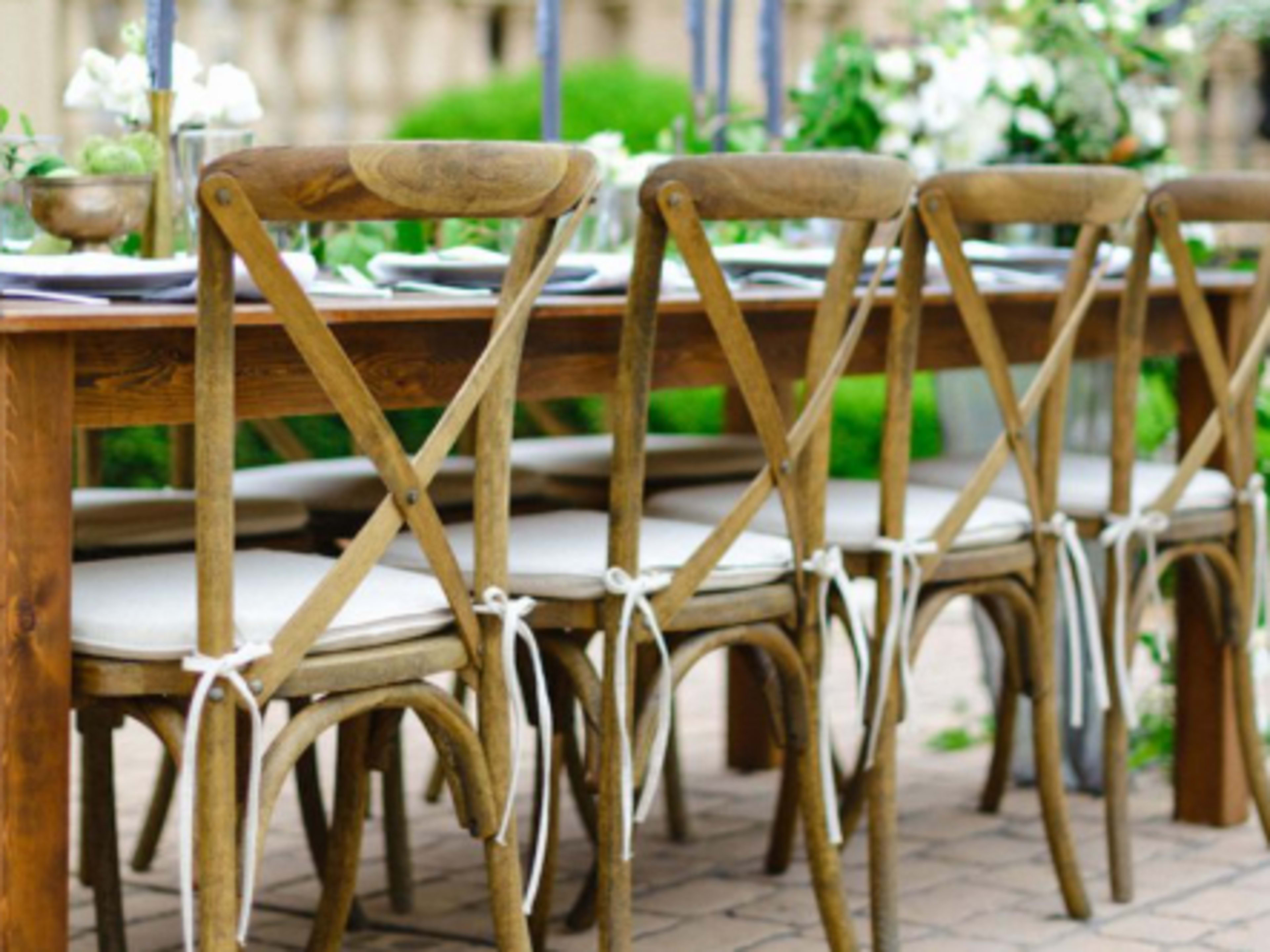 Table/Chairs and Settings