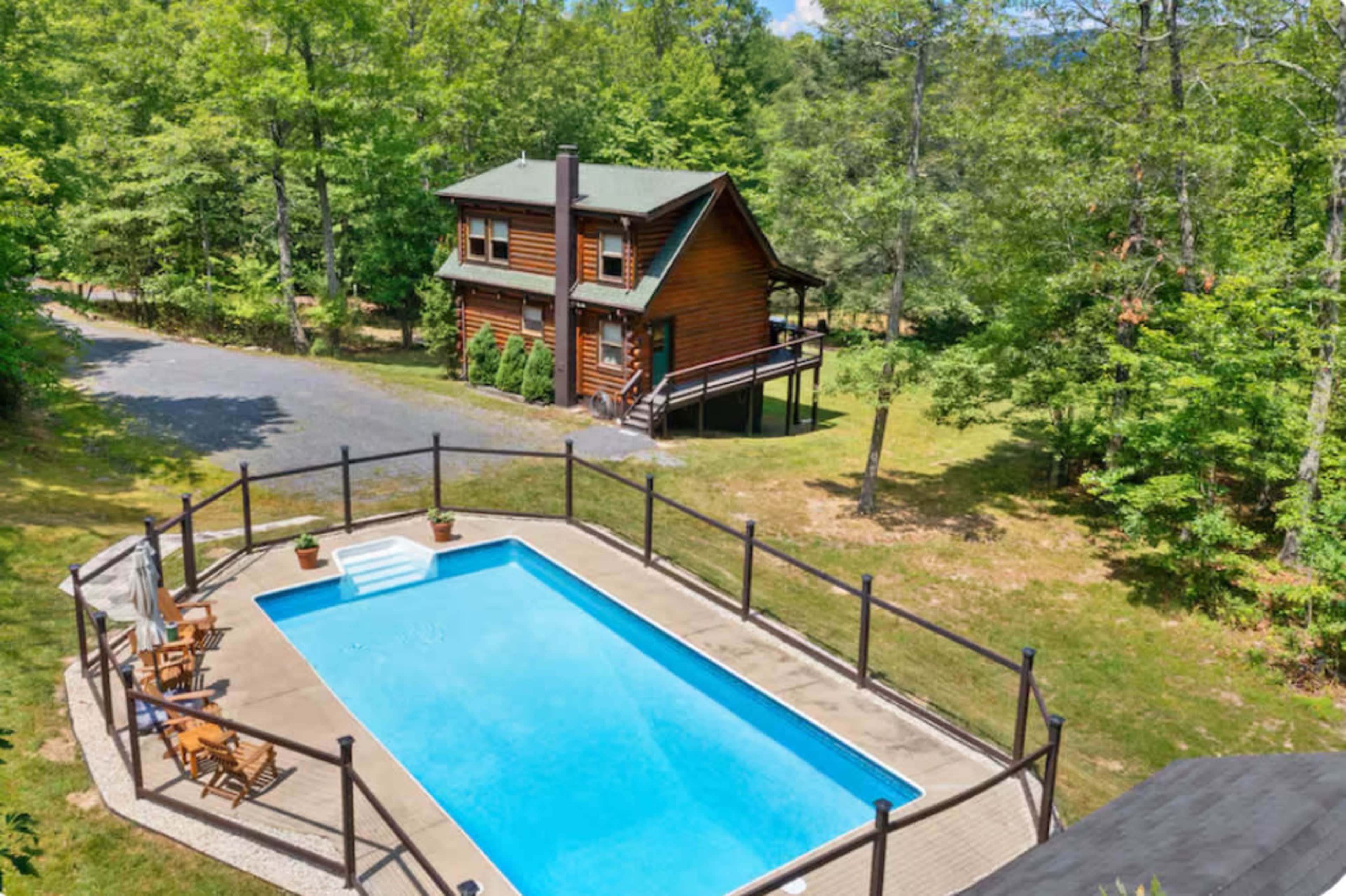Rural, Secluded Cabin in the Valley Image in , Fort Valley, VA