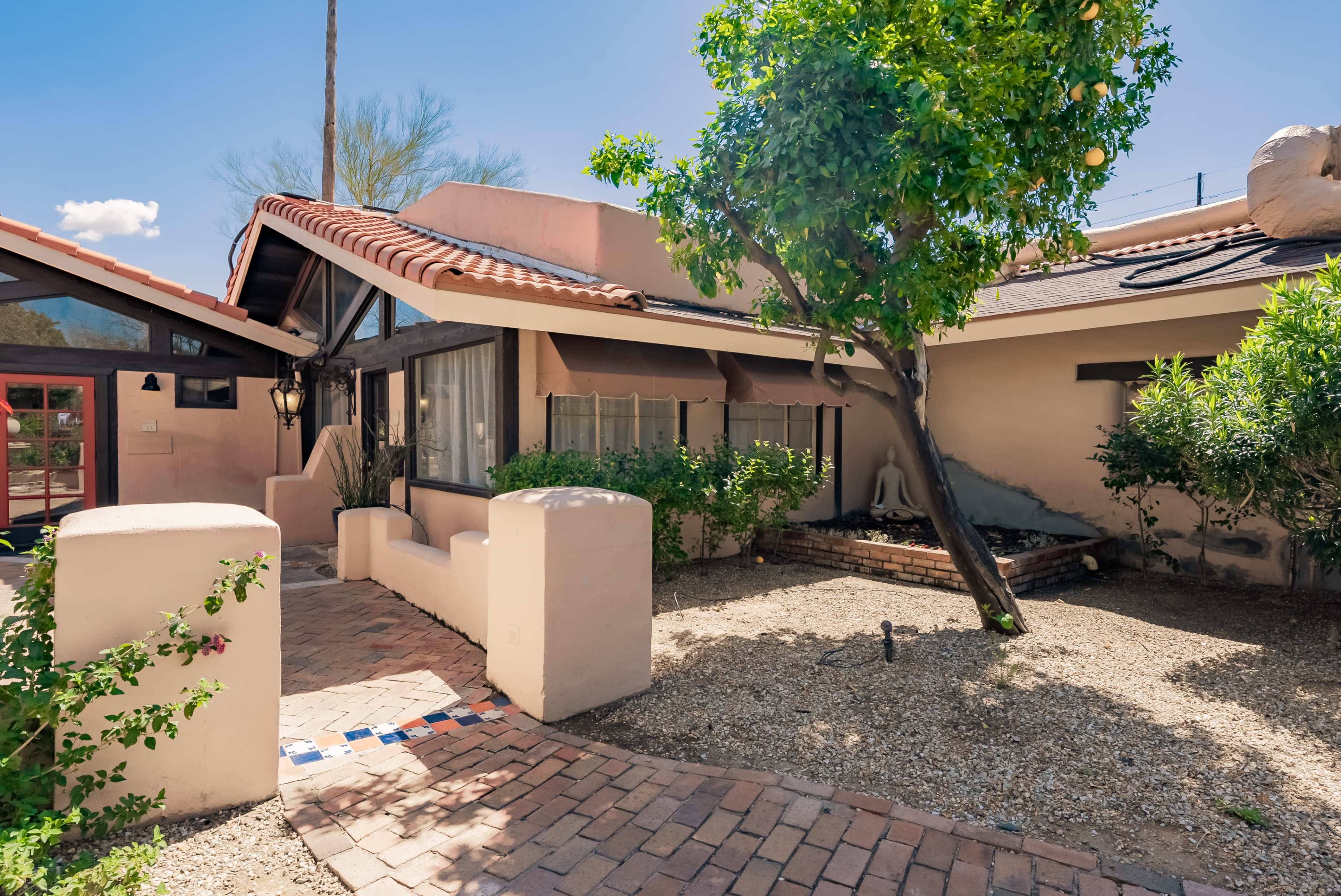 Beautiful Natural Light Scottsdale Studio Image in South Scottsdale, Scottsdale, AZ