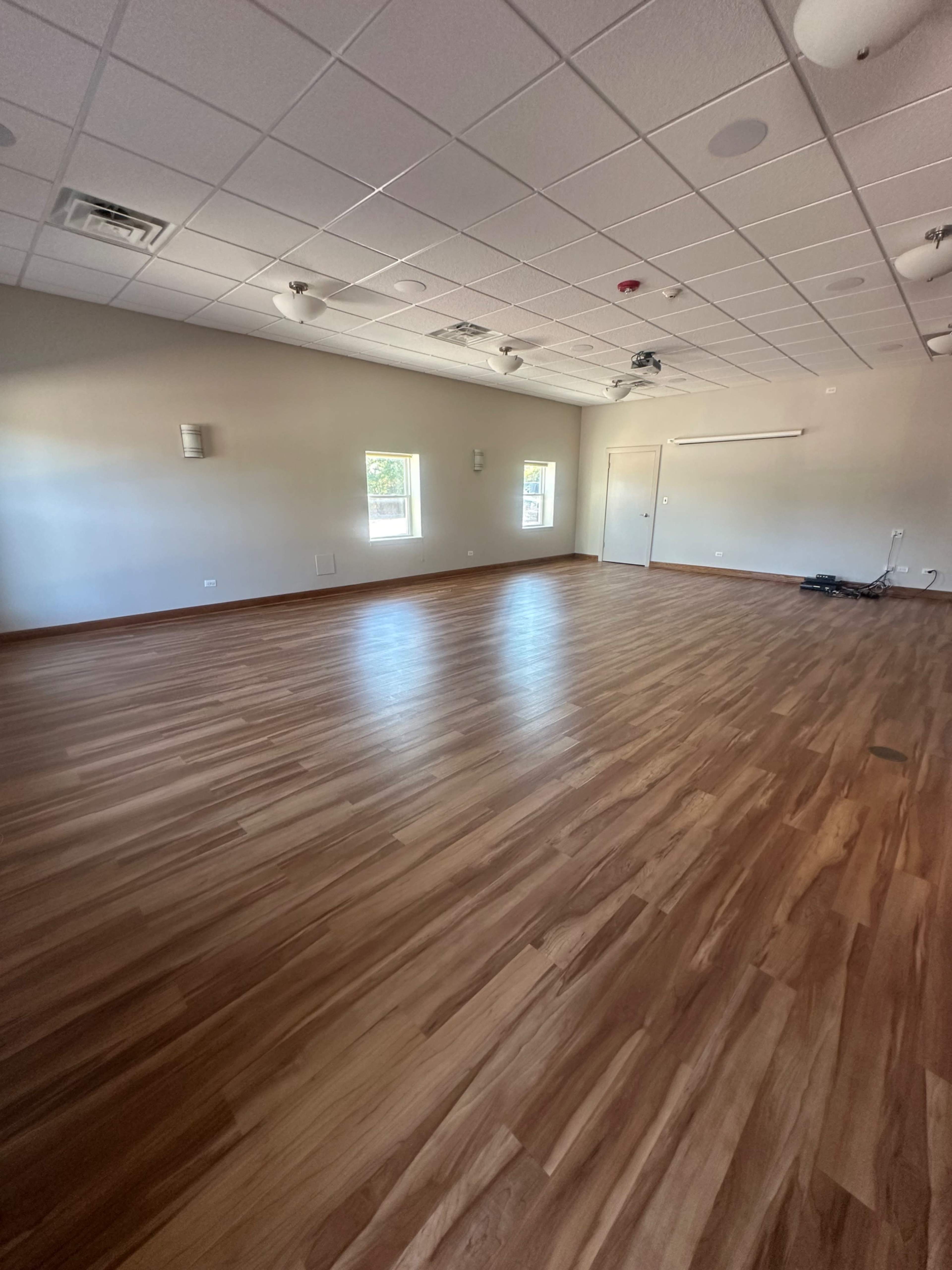 Fully Equipped Salon/Spa Space for Rent Image in Moraine Township, Highland Park, IL