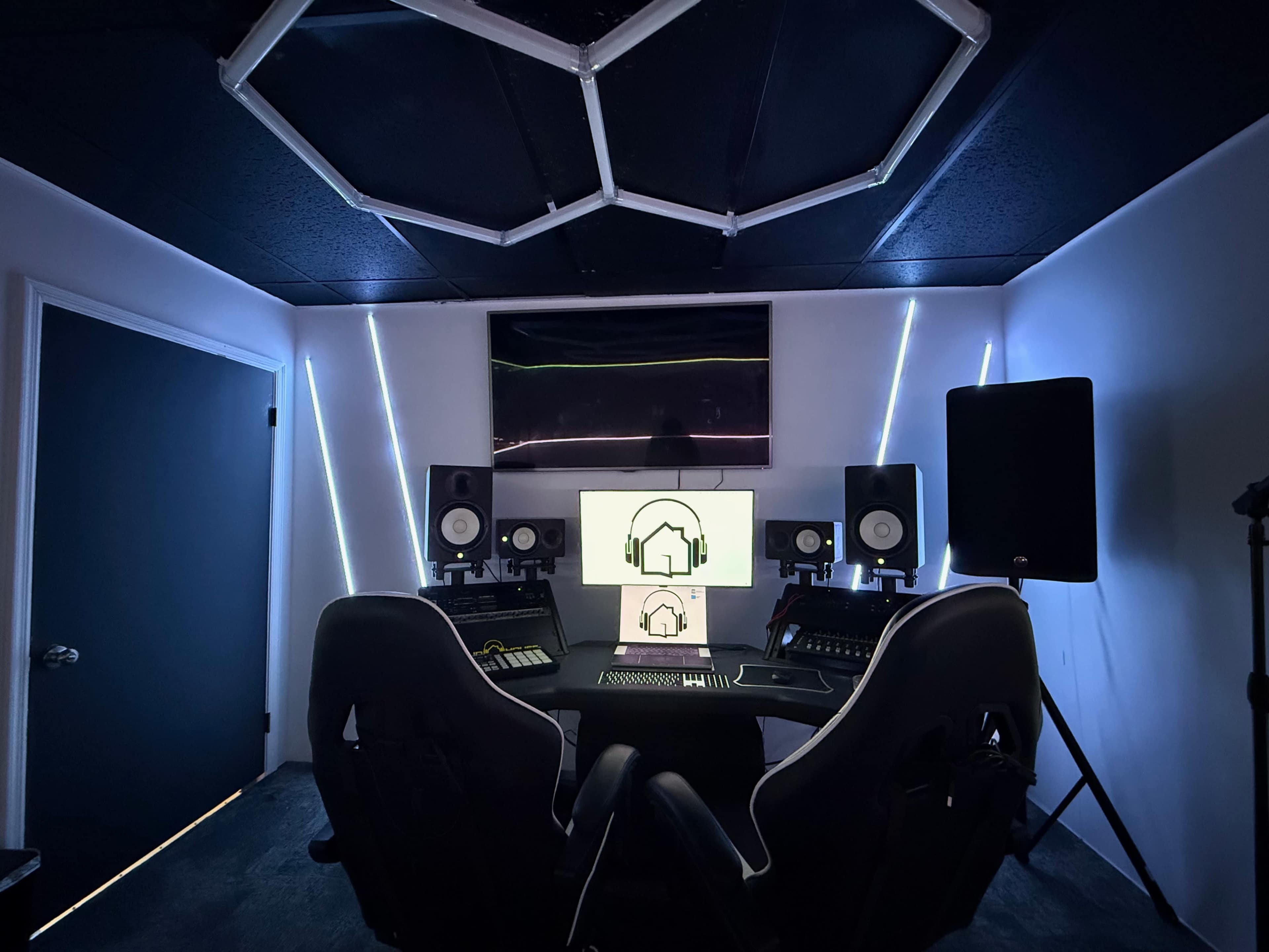Mercury - Recording/Podcast Studio Image in Downtown Atlanta, Atlanta, GA