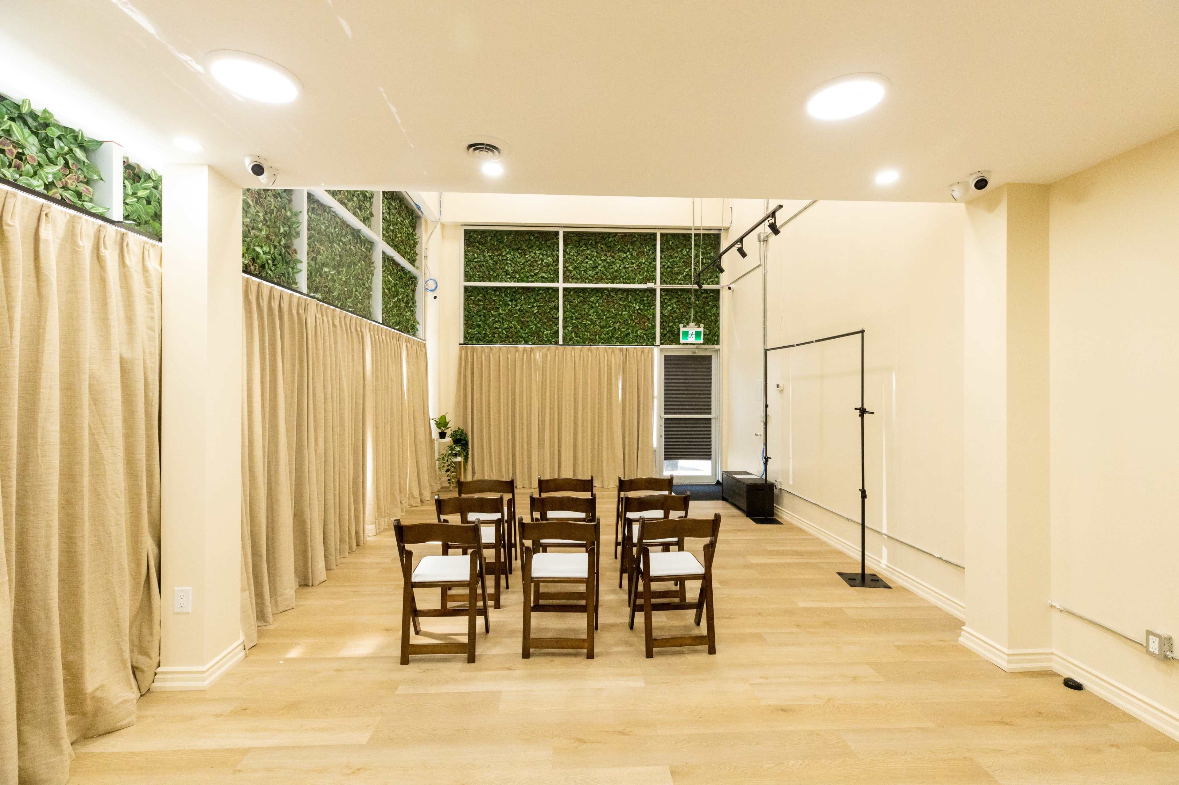 Bright Multi-Use Studio in Toronto with Natural Light Image in Clairlea, Toronto, ON