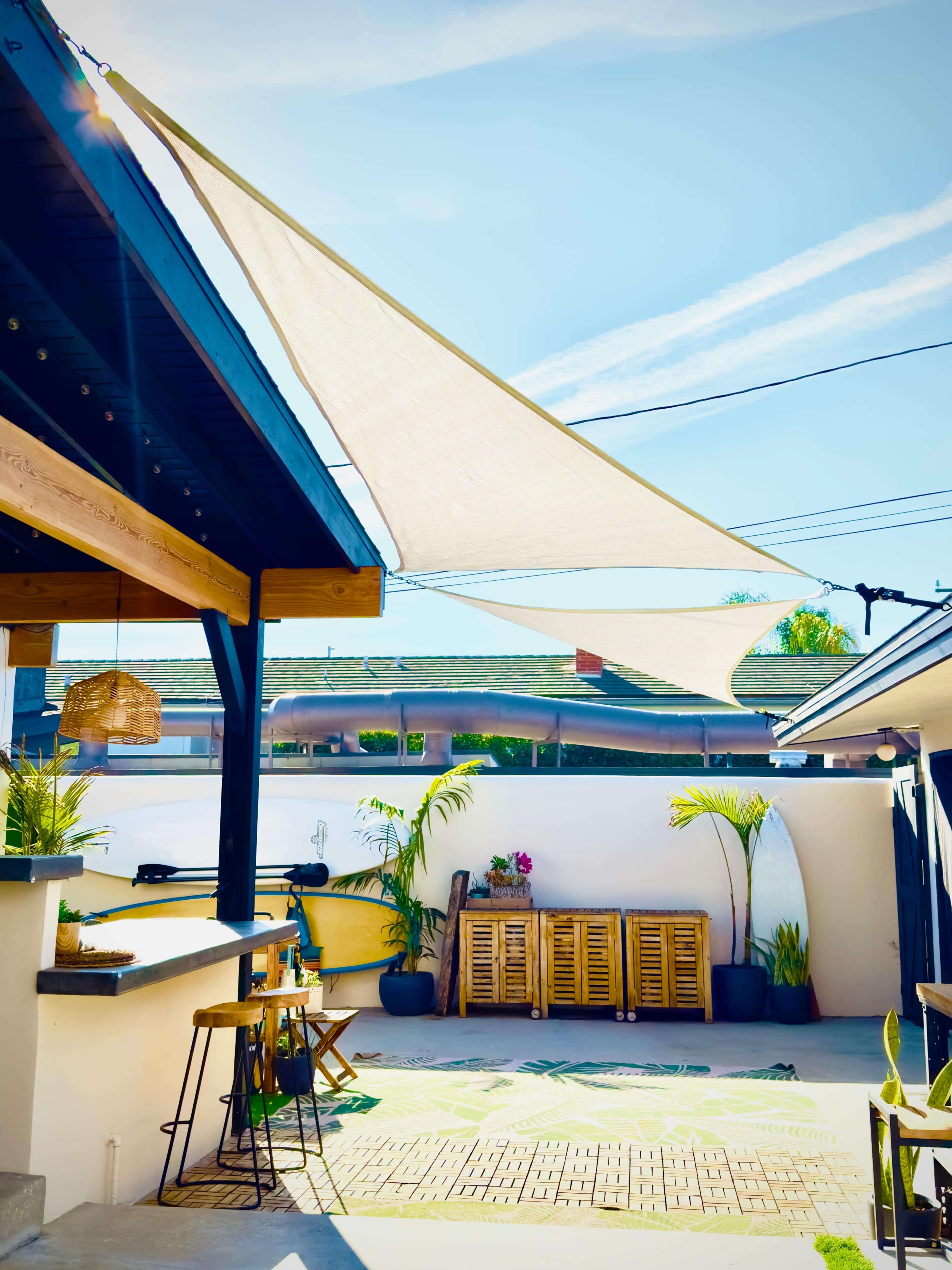 Tropical Mid-Century Modern Beach Villa House Image in Alamitos Heights, long beach, CA