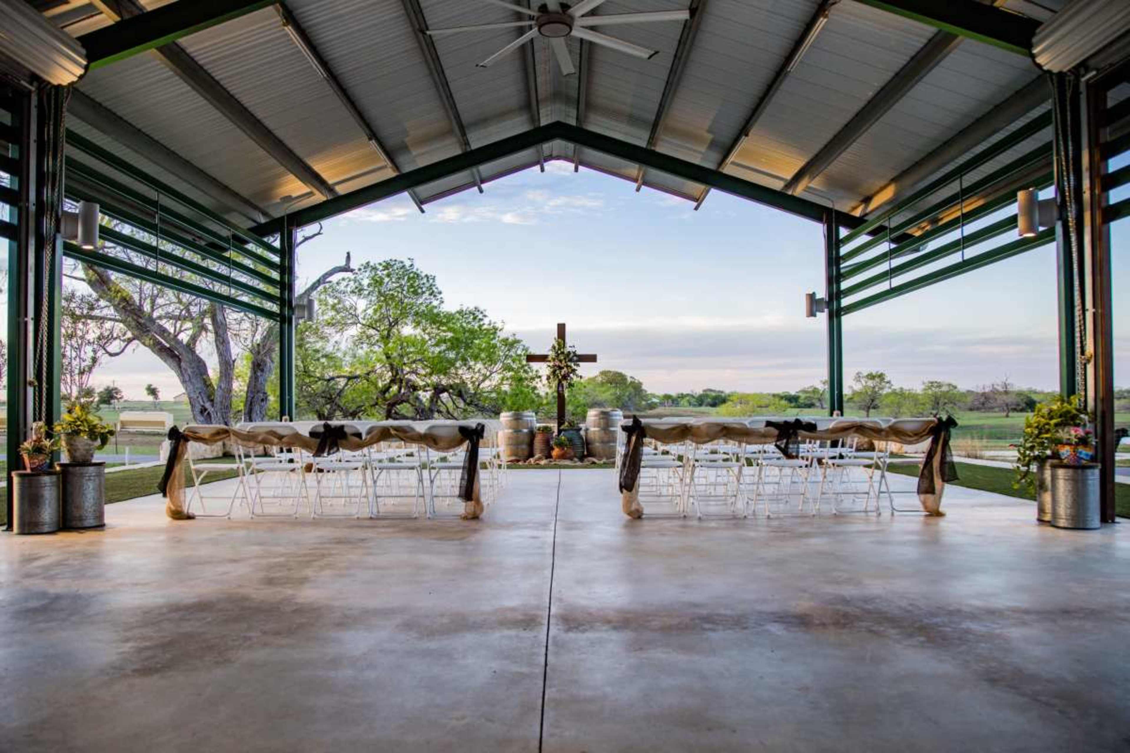 Outdoor Country Venue with Modern Perks Image in , Seguin, TX