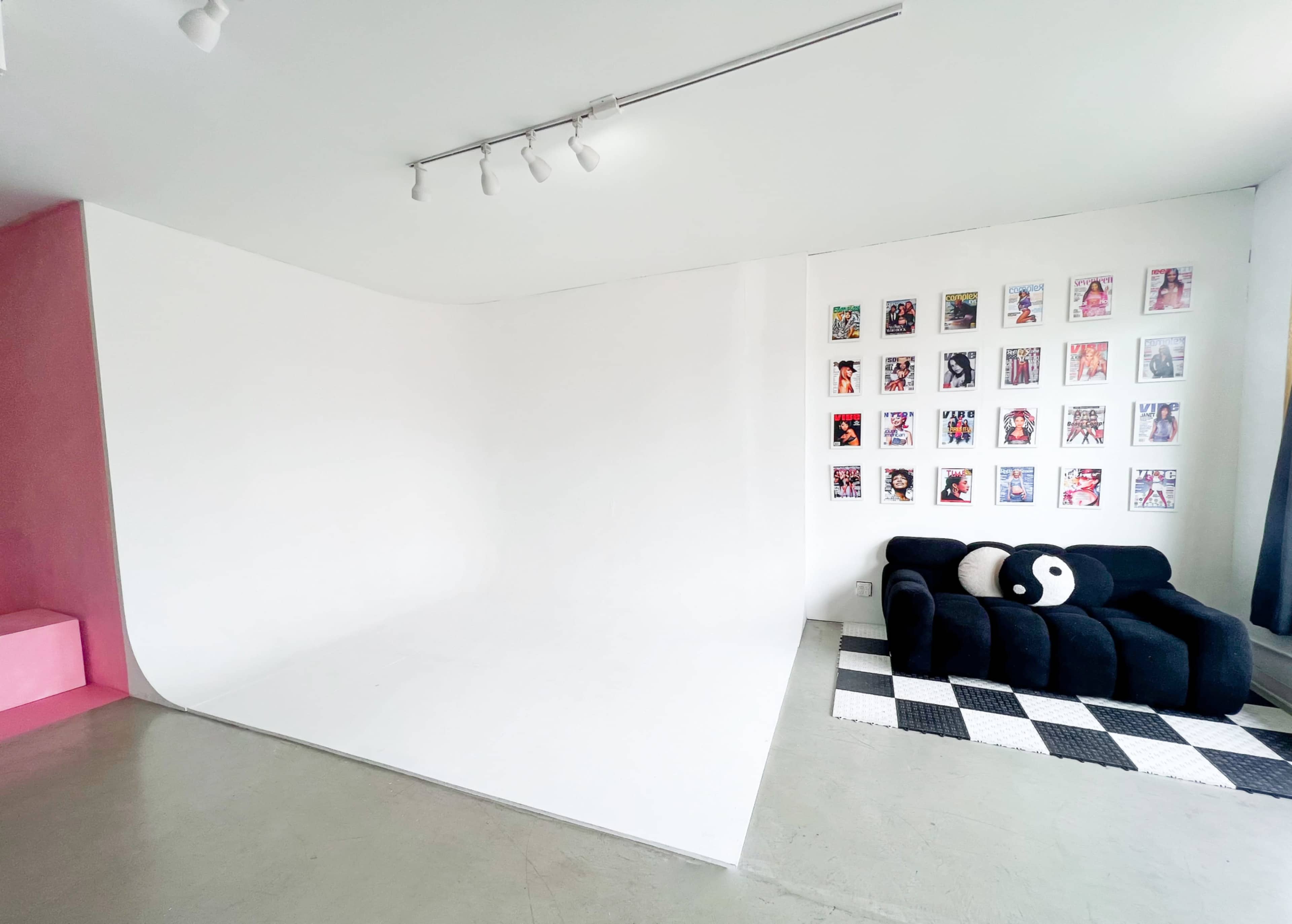 Las Vegas Photo Studio - Yellow The Photo Studio Image in Downtown Las Vegas, Las Vegas, NV