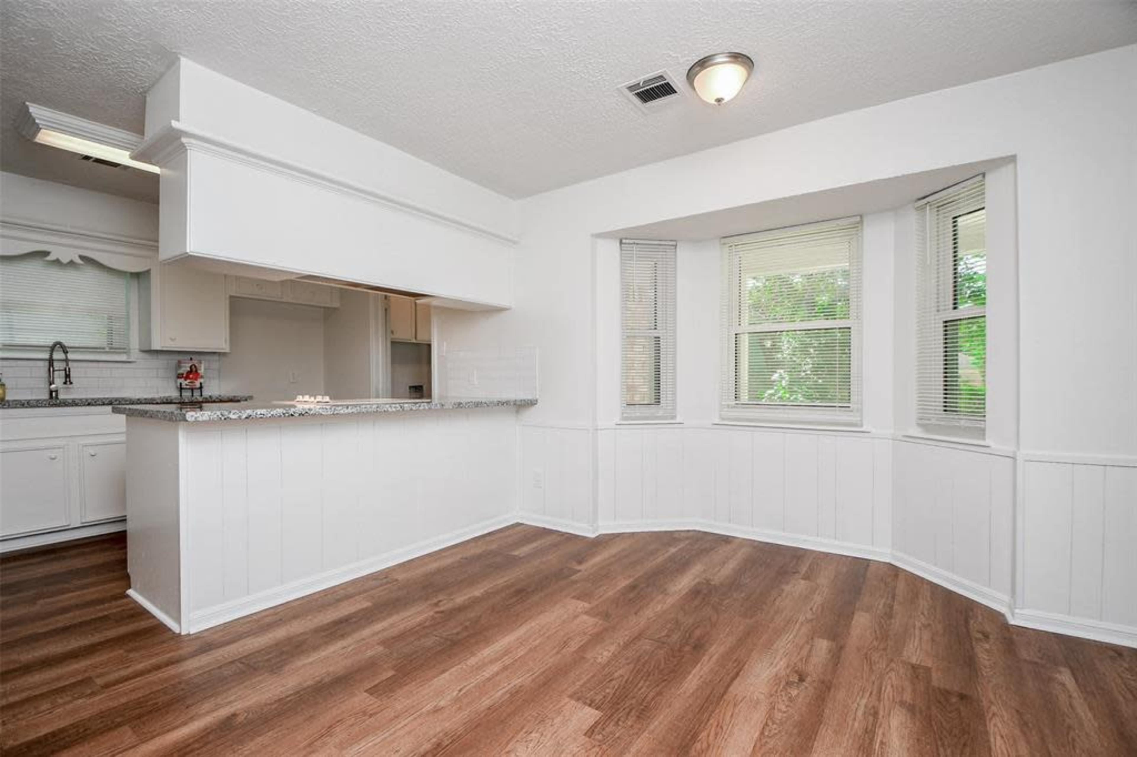 Expansive Humble Property Ideal for Shoots & Gatherings Image in Oaks Of Atascocita, Humble, TX