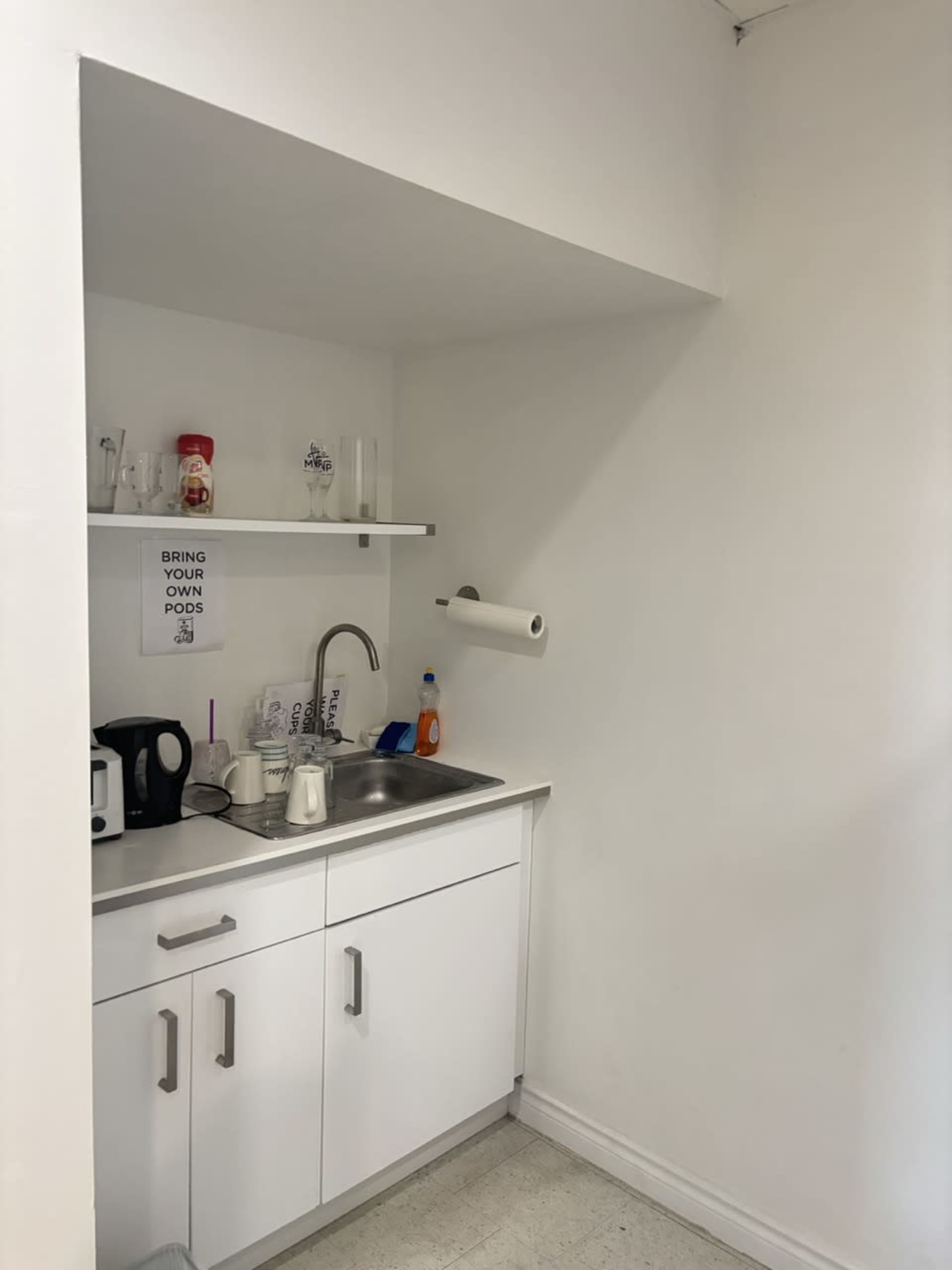 Sunny Dance Studio by Yonge and Bloor Image in Rosedale-Moore Park, Toronto, ON