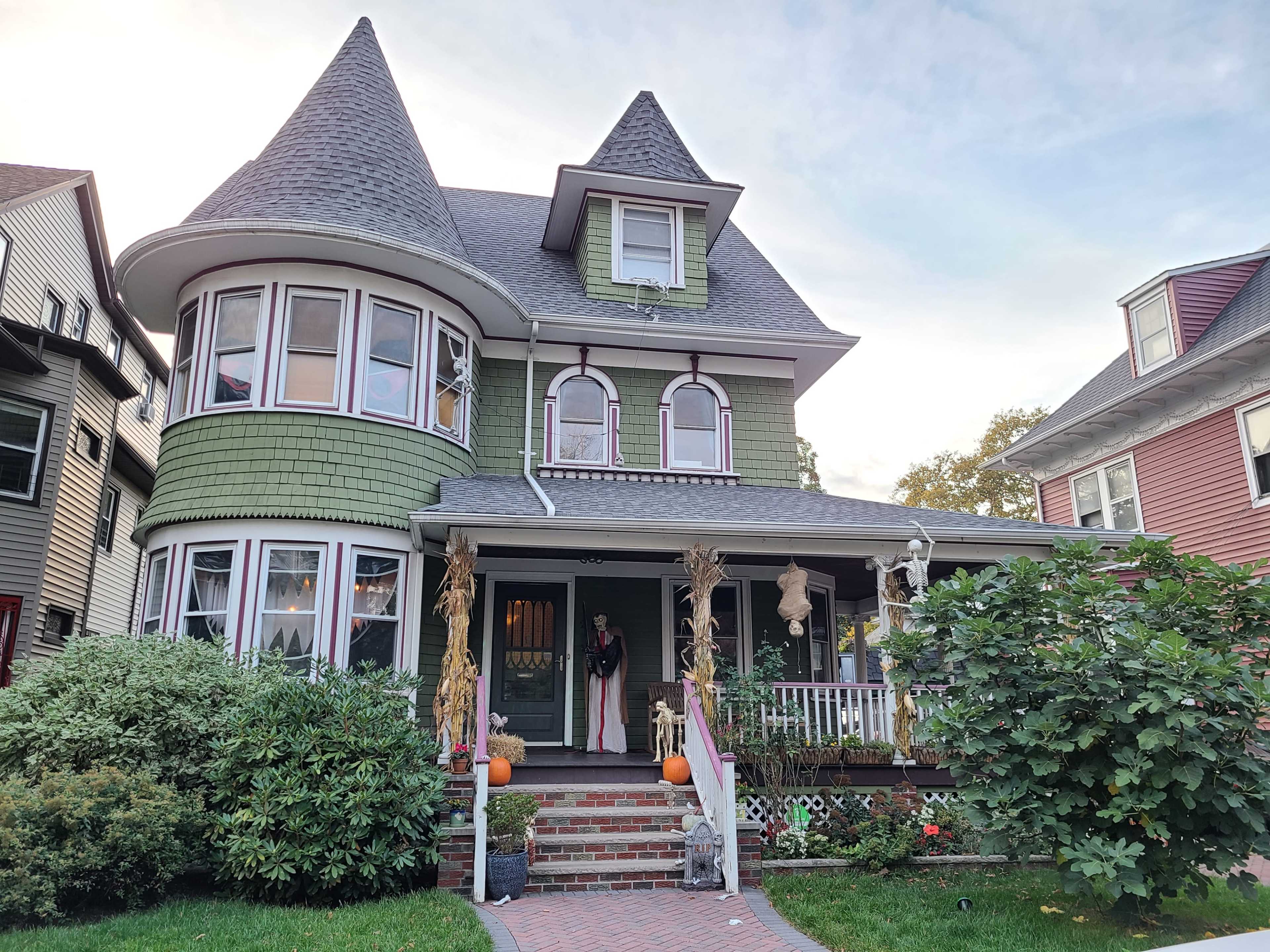 Ditmas Park Victorian House with Front and Back Yards Image in Flatbush, Brooklyn, NY
