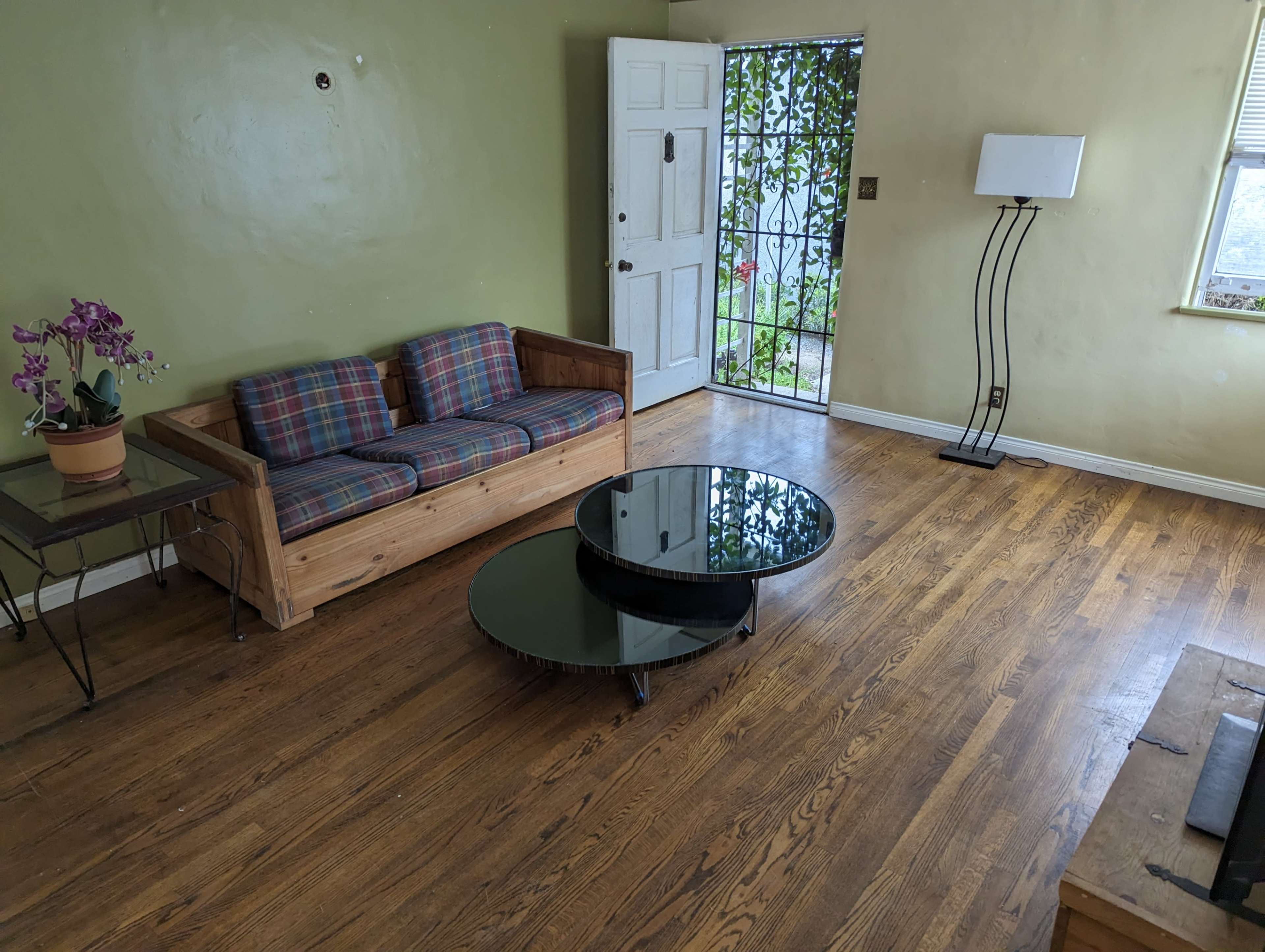 Santa Monica House with studio + piano available for your next Production, set ready Image in Pico, Santa Monica, CA