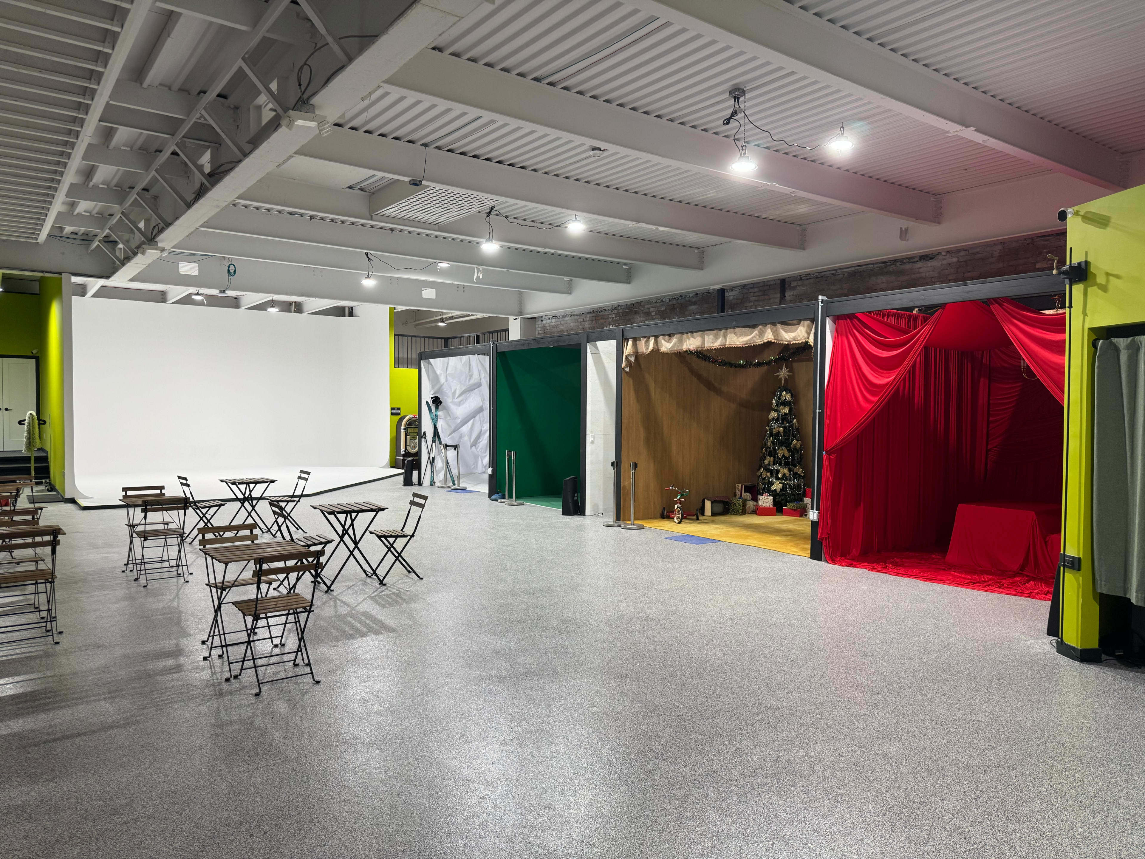 Photo Studio w/ Pre-Built Sets & Open CYC in Fairfield County Image in Norwalk, Norwalk, CT