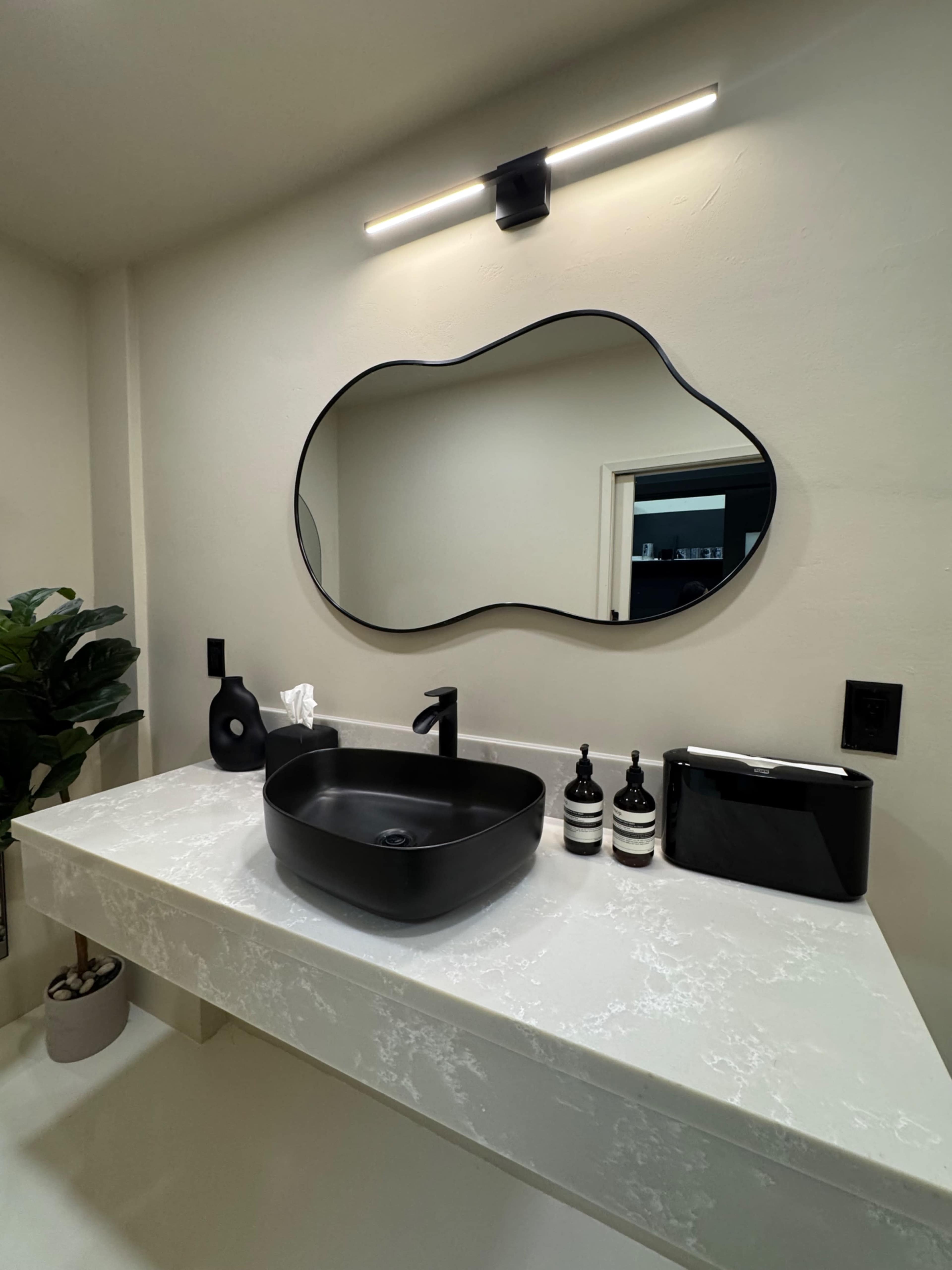 La Brea Minimal Event Space & Speakeasy Image in Central LA, los angeles, CA