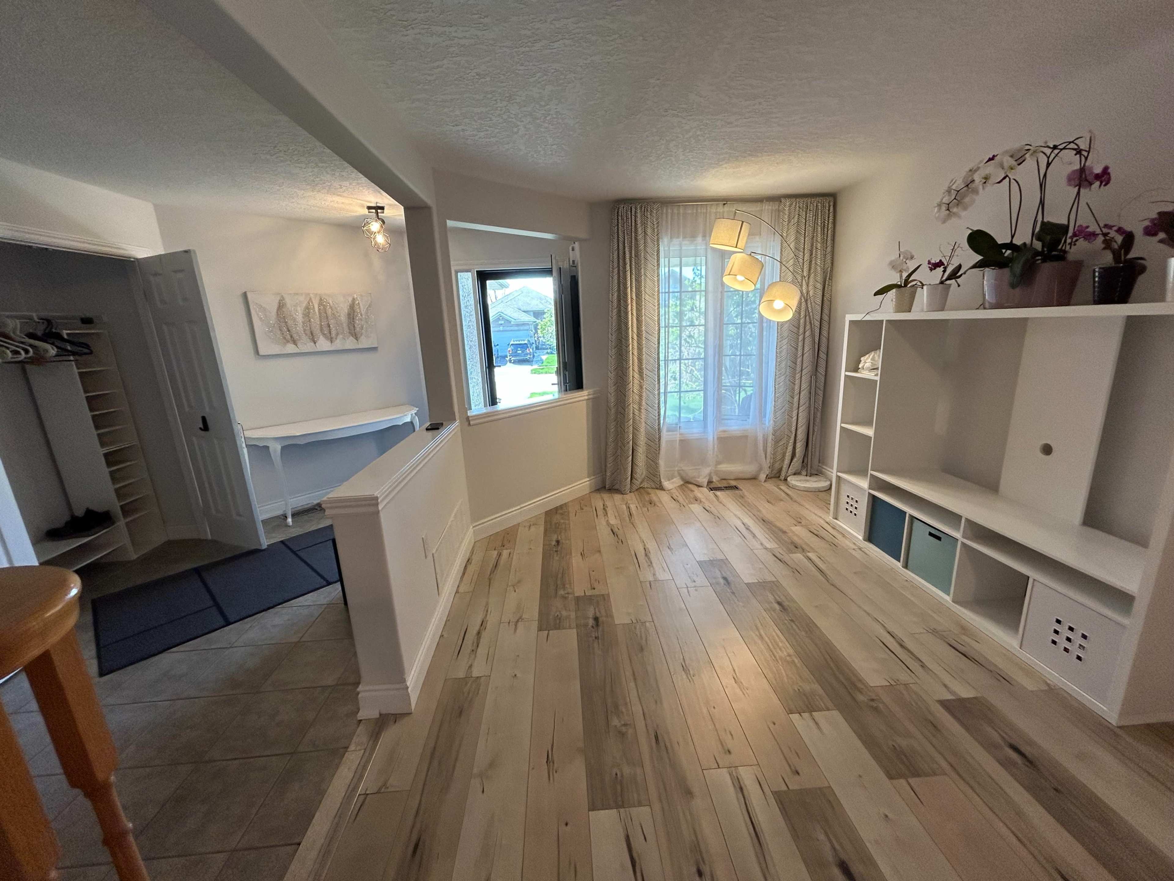 Modern Home with Outdoor Space in Barrie Image in Barrie, Barrie, ON