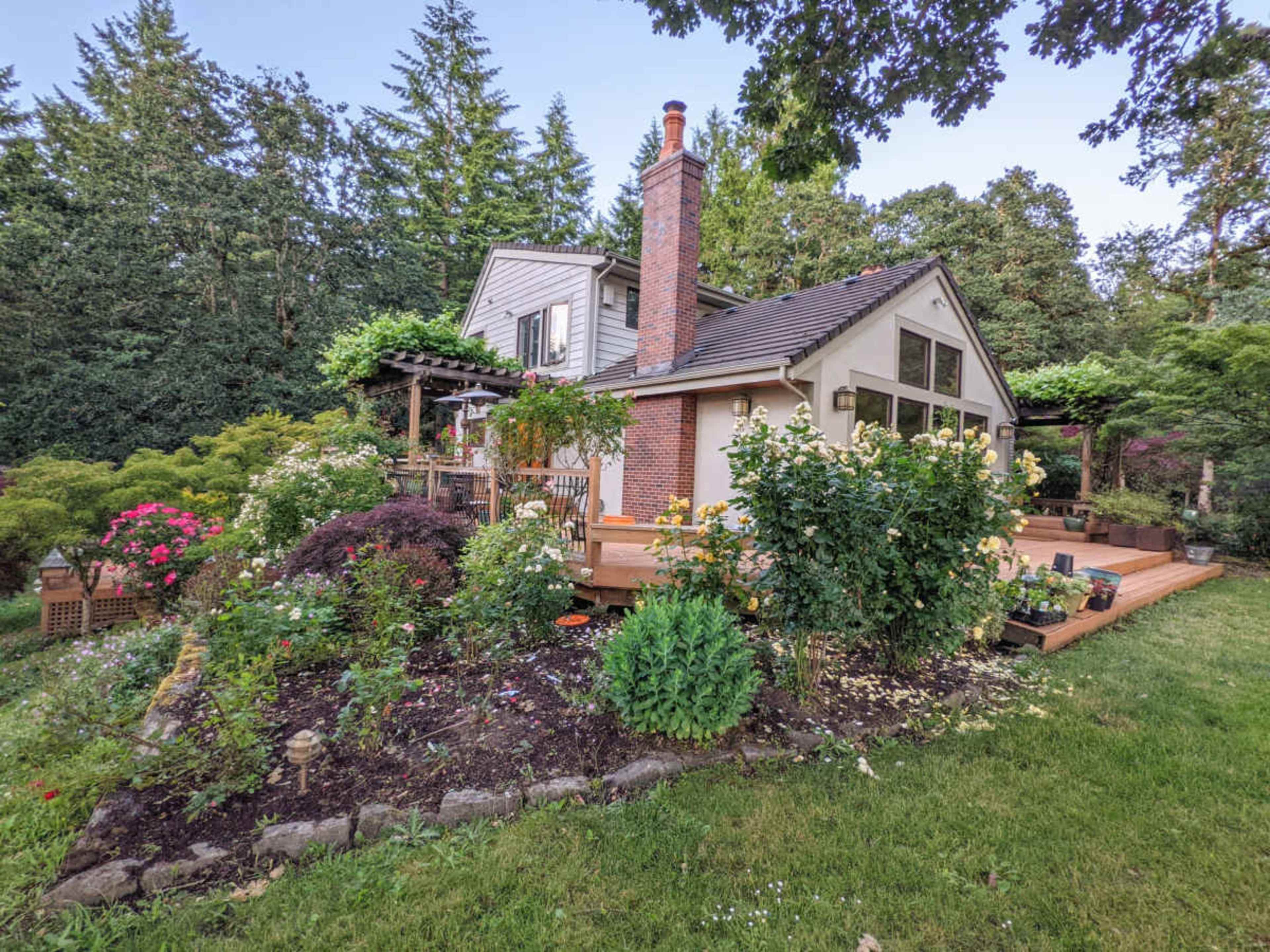 Rivenwood - 16 Acre Oregon Wine Country Estate Image in , Carlton, OR