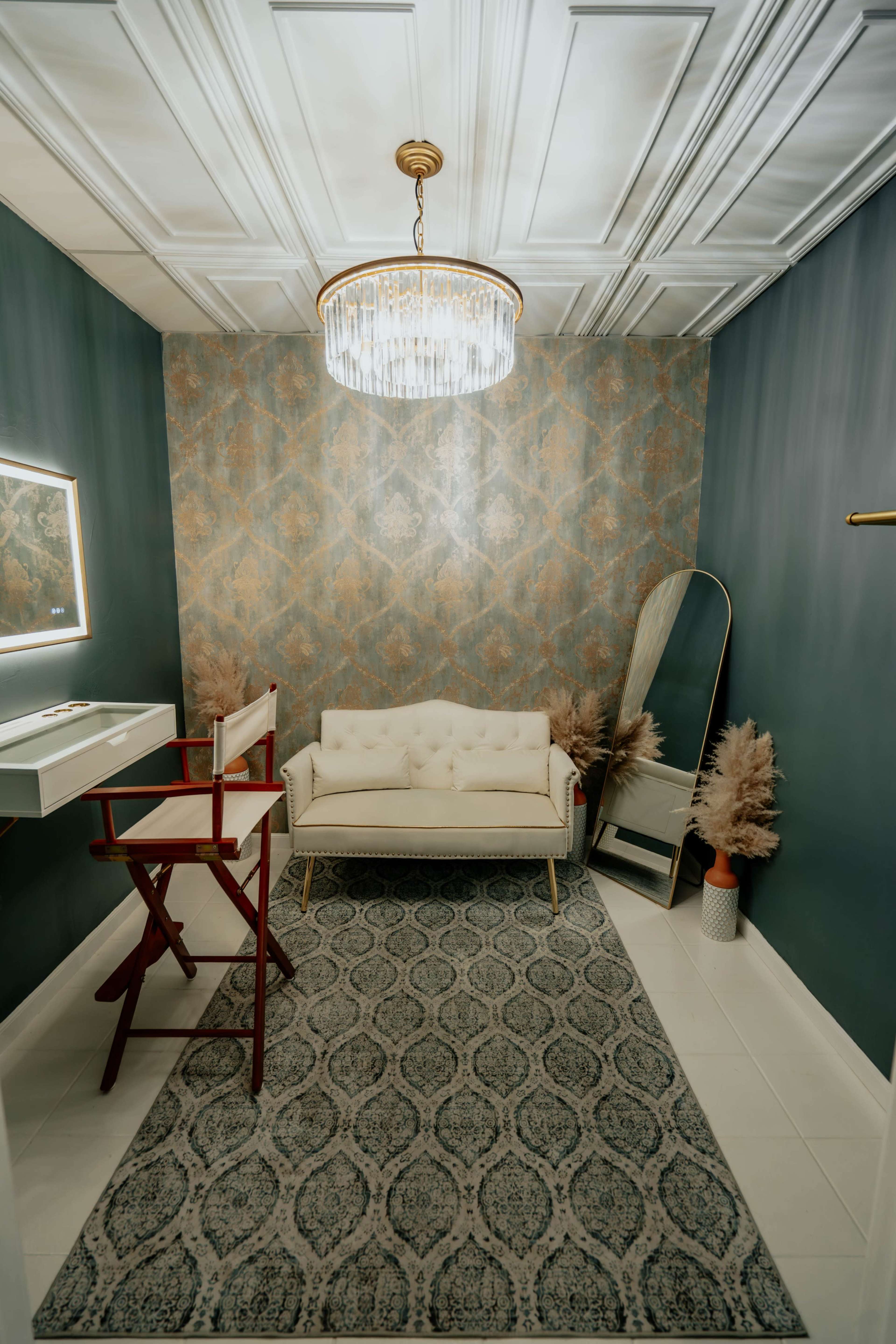 Downtown upper loft with many backdrops Image in Vacaville, Vacaville, CA