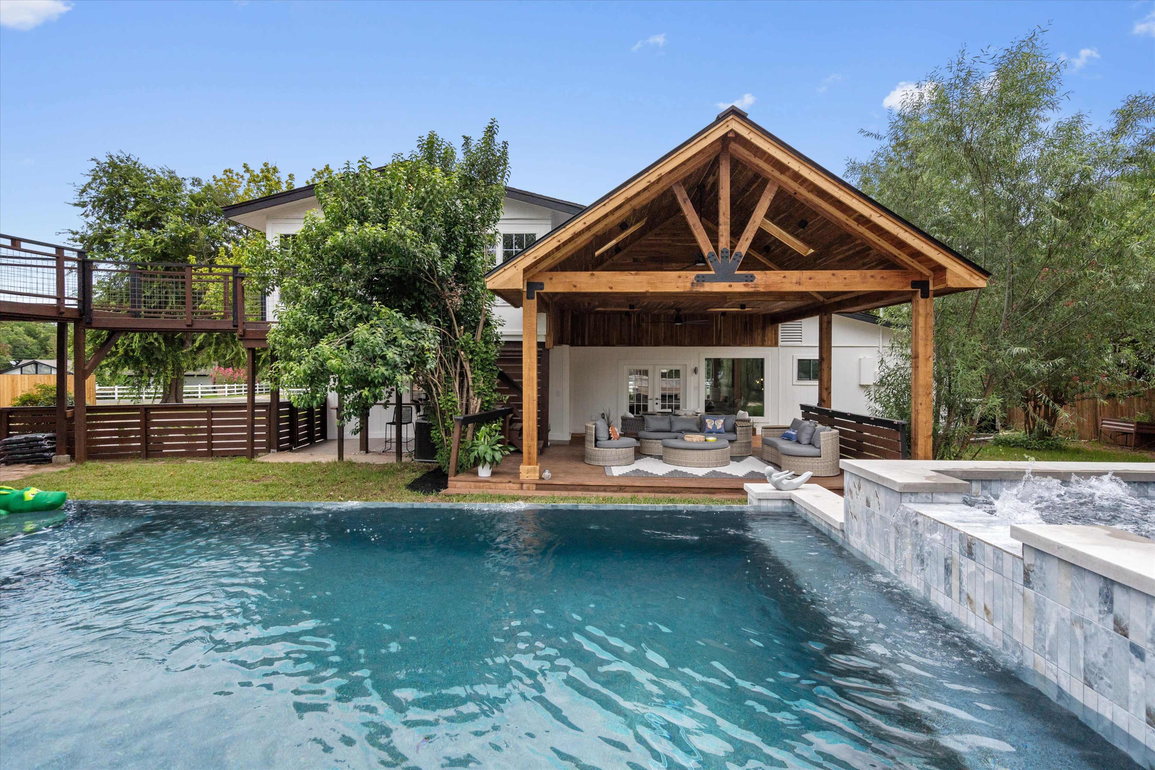 Luxury Retreat ranch Image in Shenandoah, Cedar Park, TX