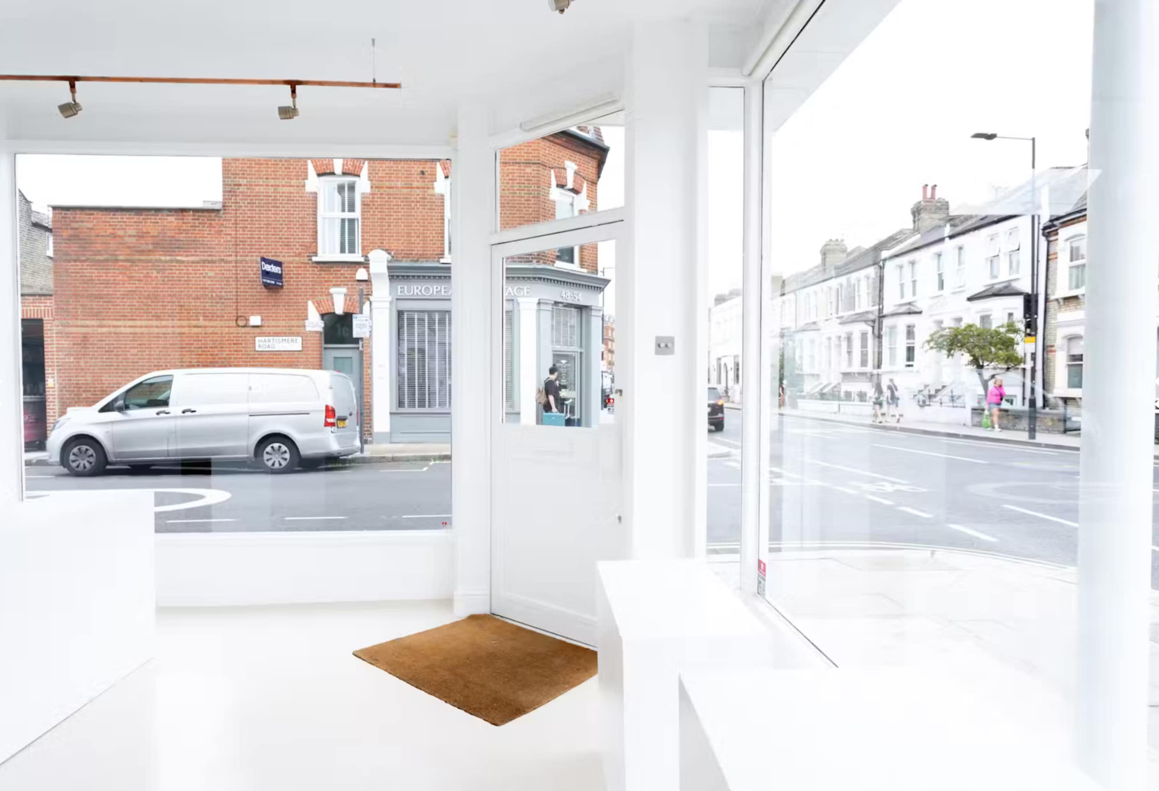 Elegant Gallery Space, Fulham Image in Fulham, London, ENG